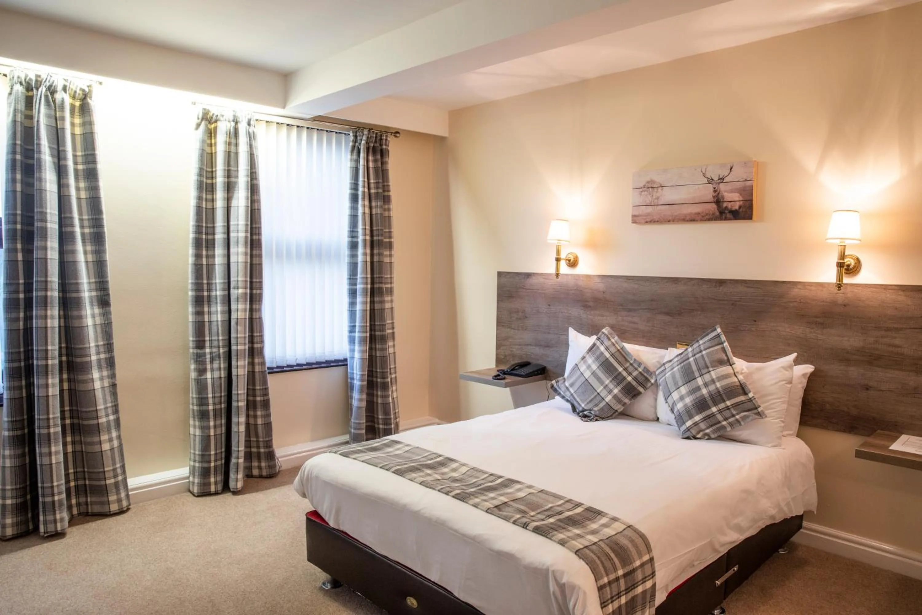 Bedroom, Bed in The Sitwell Arms Hotel