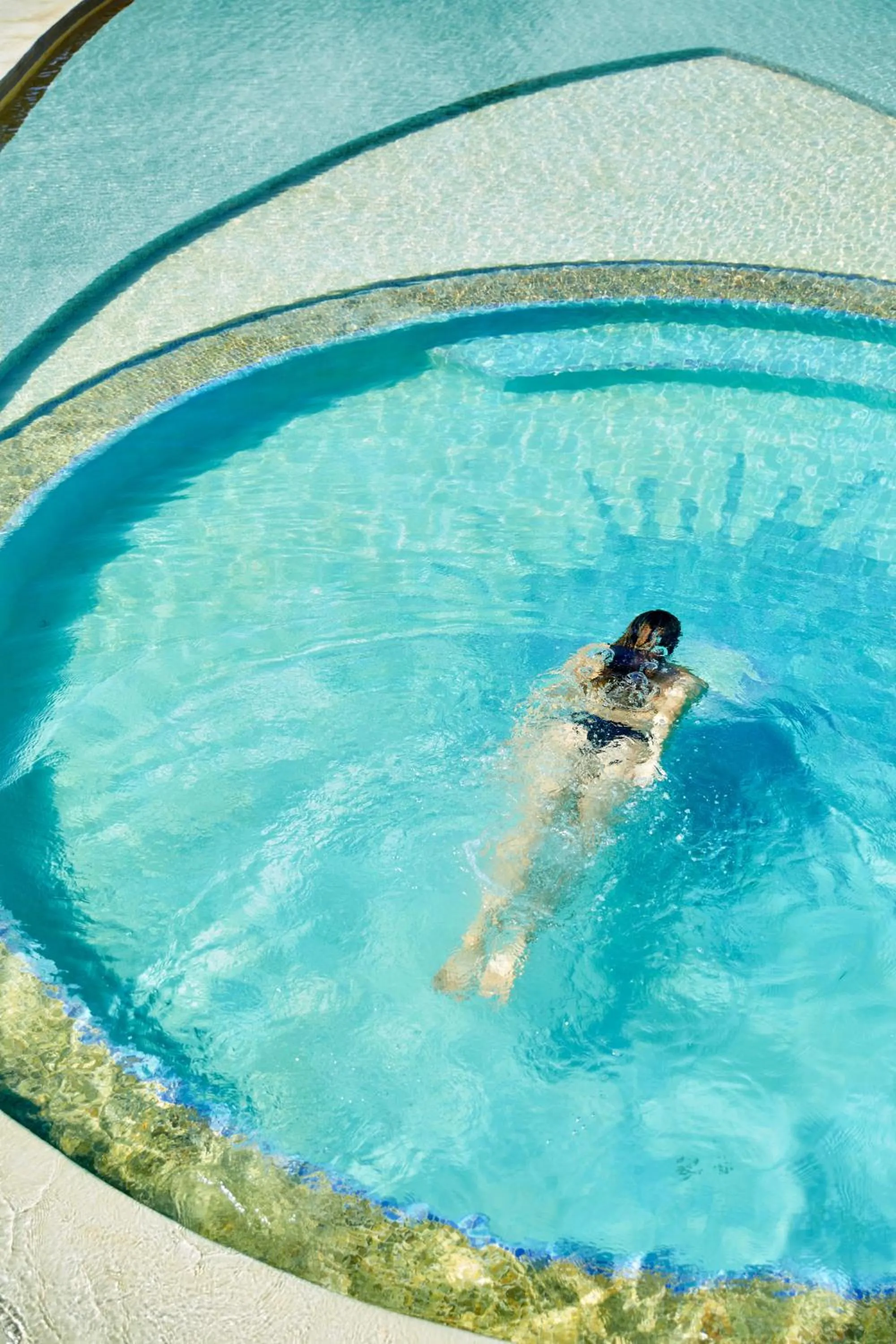 Swimming pool in GoldenEye