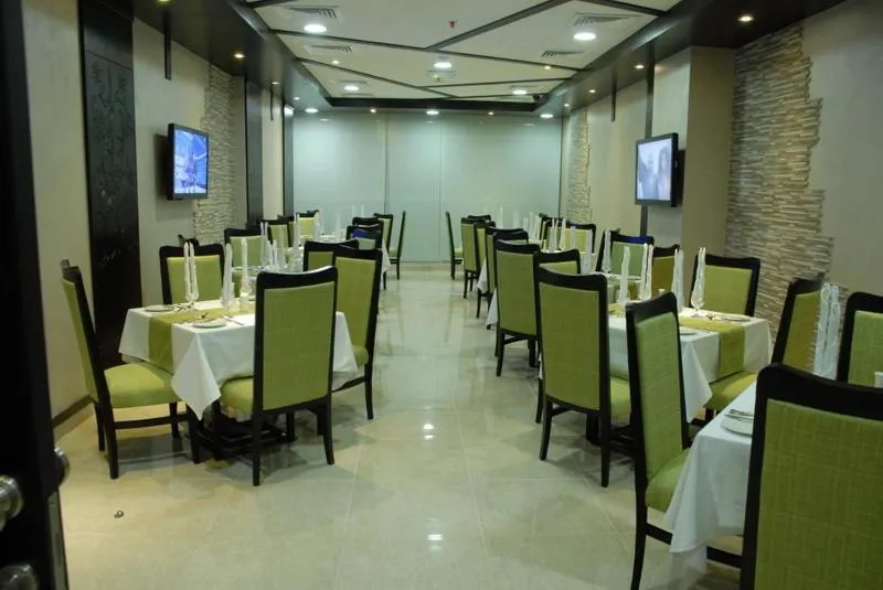 Restaurant/places to eat in Al Hayat Hotel Suites