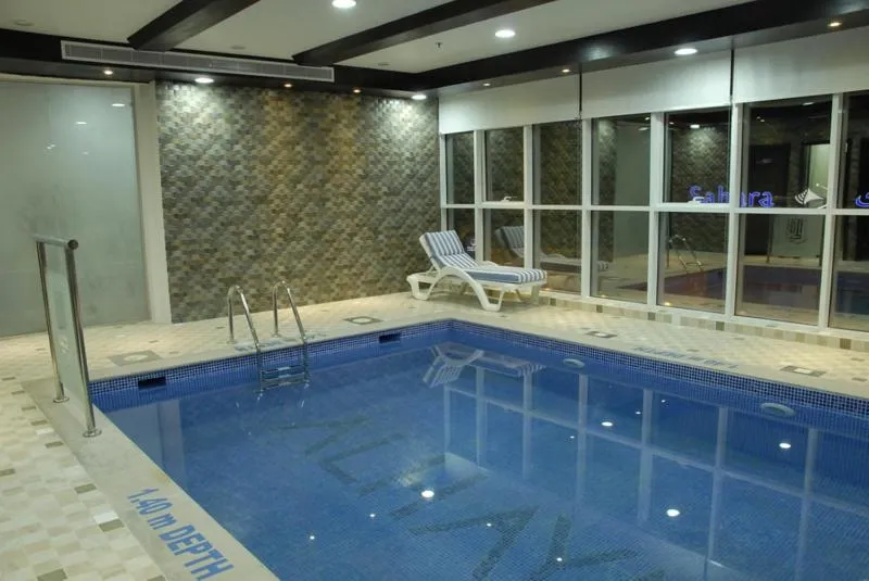Swimming pool in Al Hayat Hotel Suites