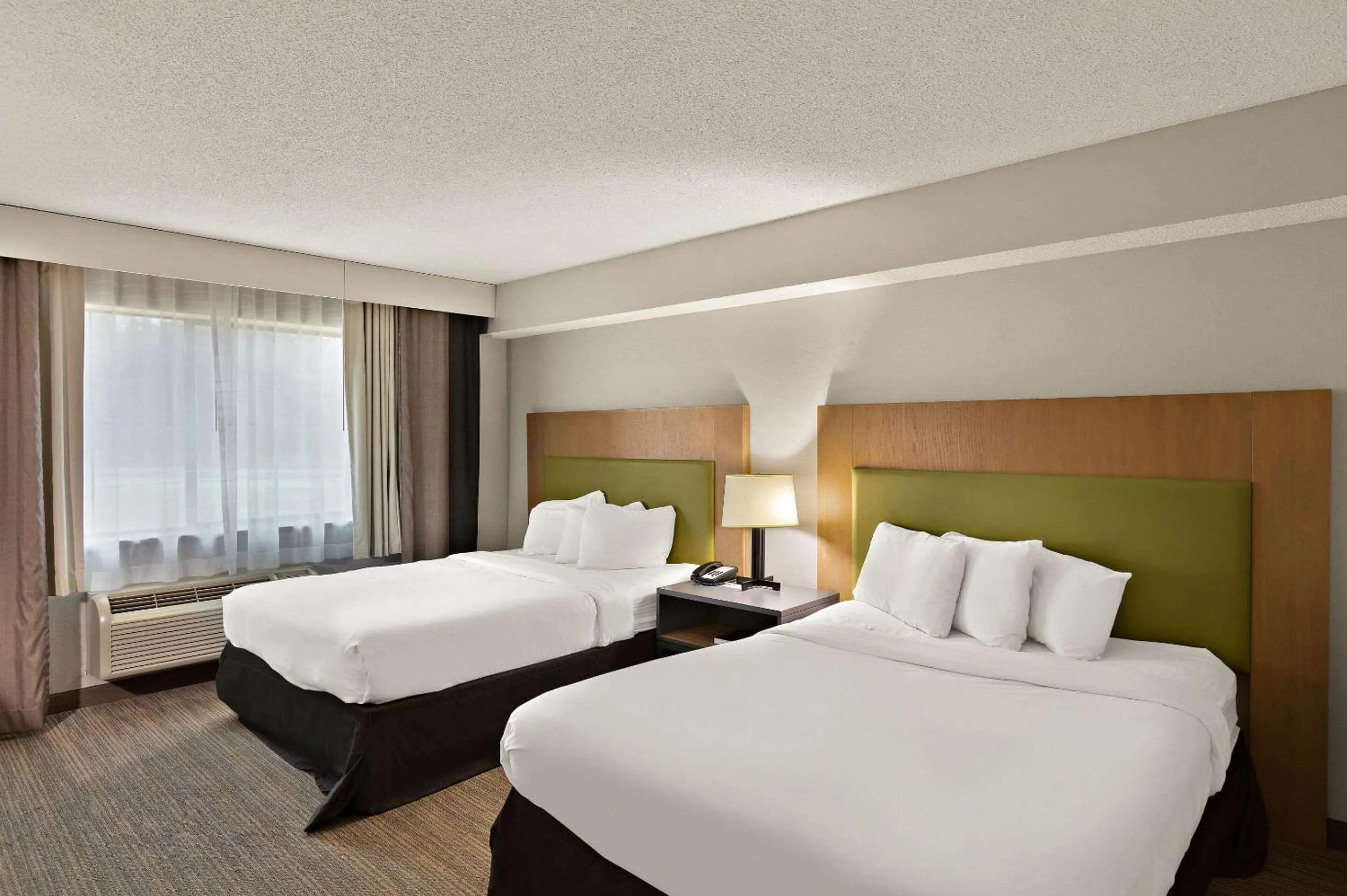 Bedroom, Bed in Country Inn & Suites by Radisson, Jonesborough-Johnson City West, TN