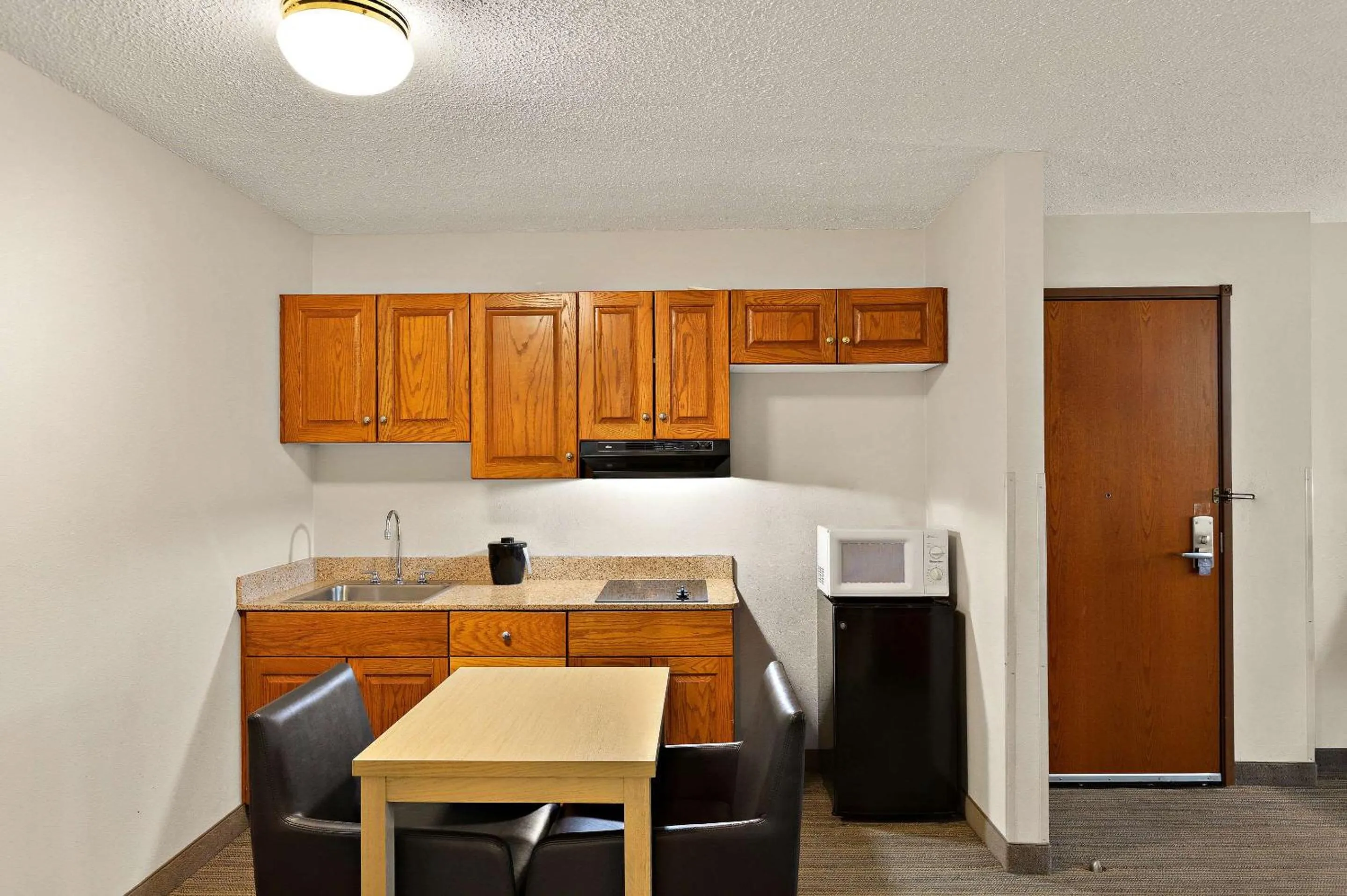 Bedroom in Country Inn & Suites by Radisson, Jonesborough-Johnson City West, TN