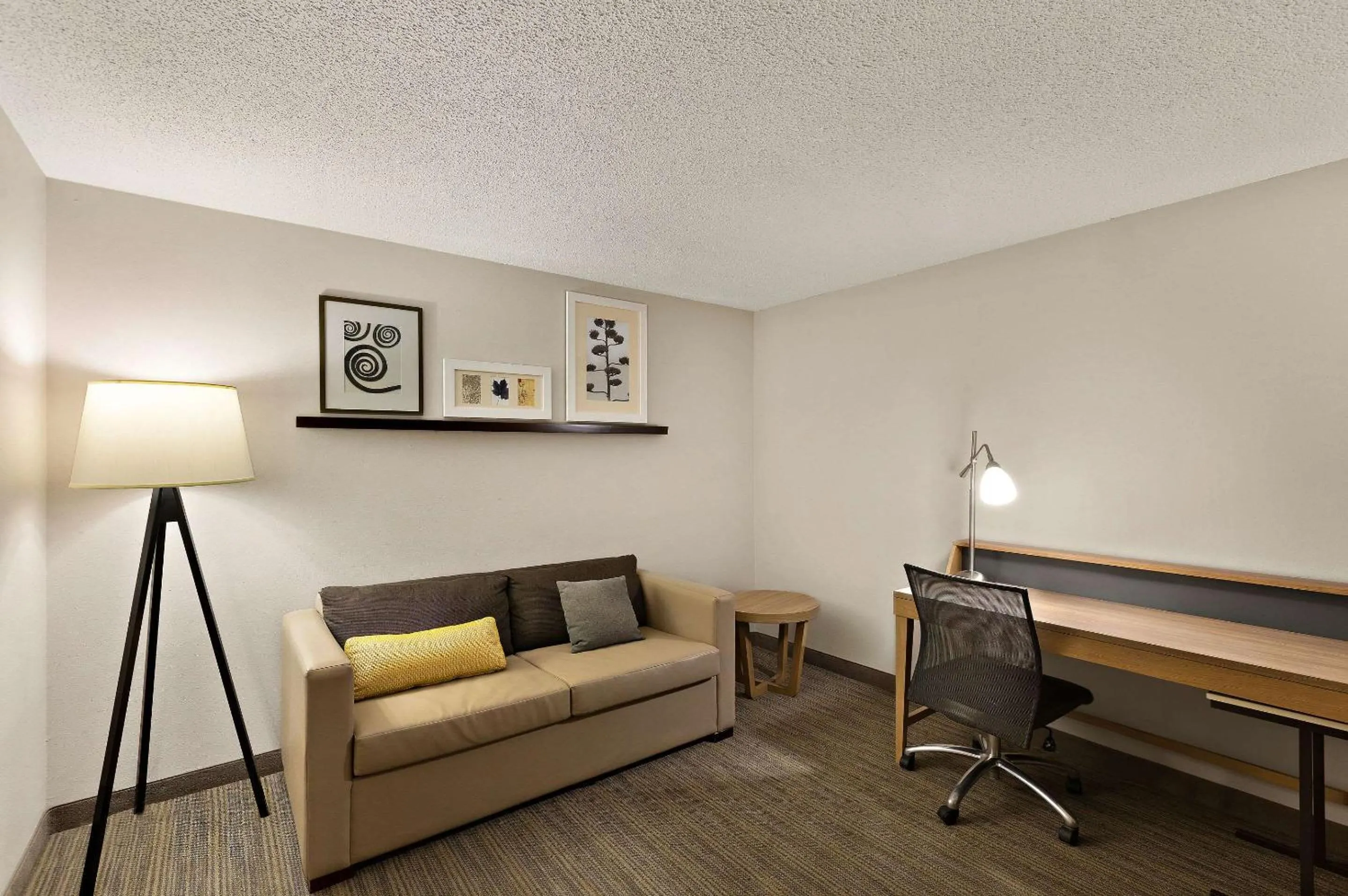 Bedroom in Country Inn & Suites by Radisson, Jonesborough-Johnson City West, TN