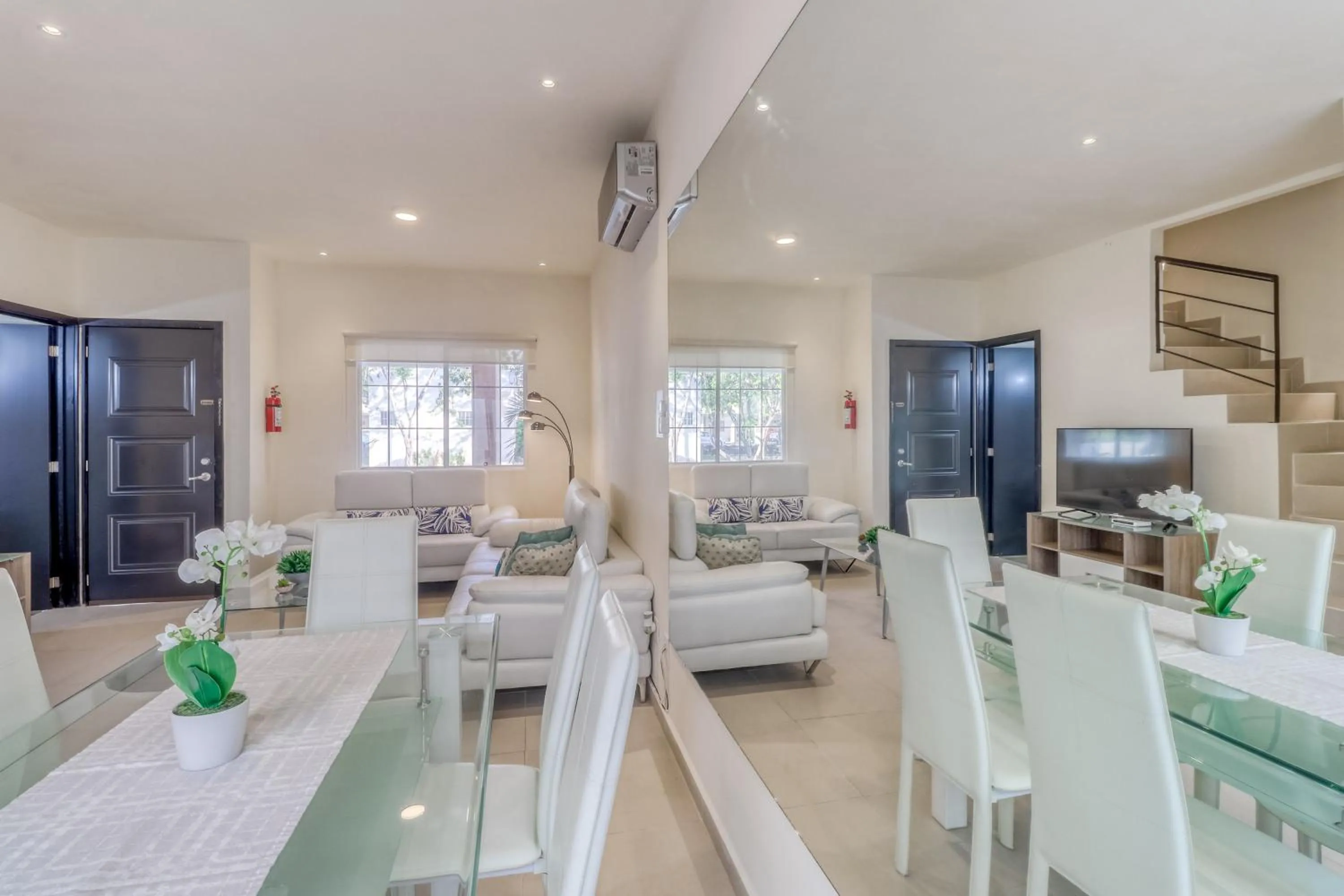 Selvanova Coto 4B, Villa Flamingos 437F