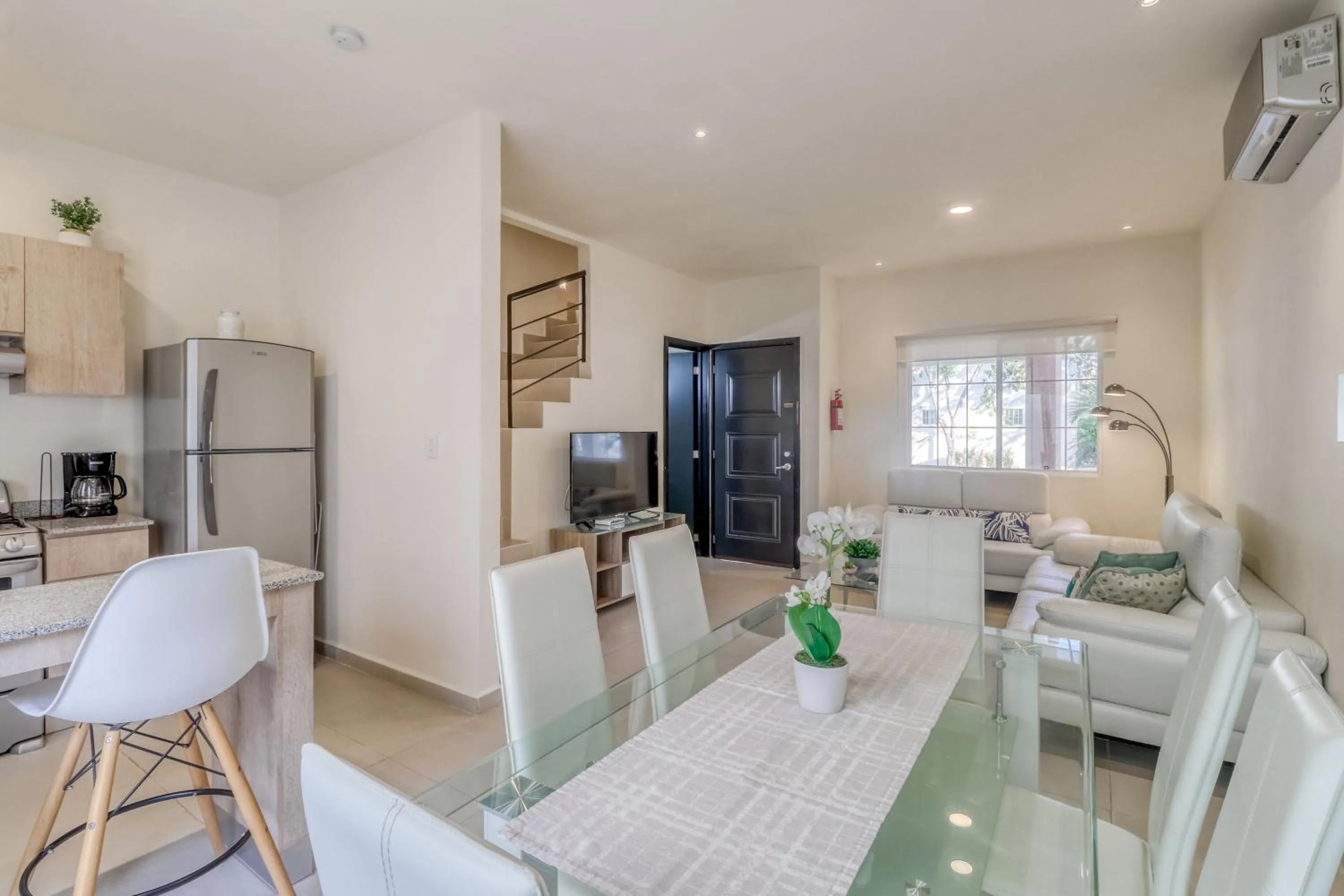 Selvanova Coto 4B, Villa Flamingos 437F