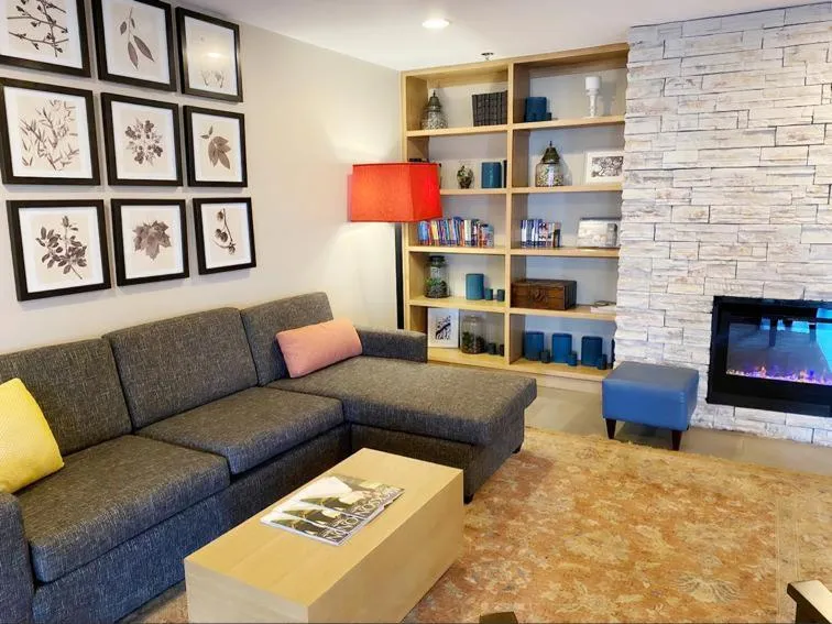 Lobby or reception in Country Inn & Suites by Radisson, Jackson, TN