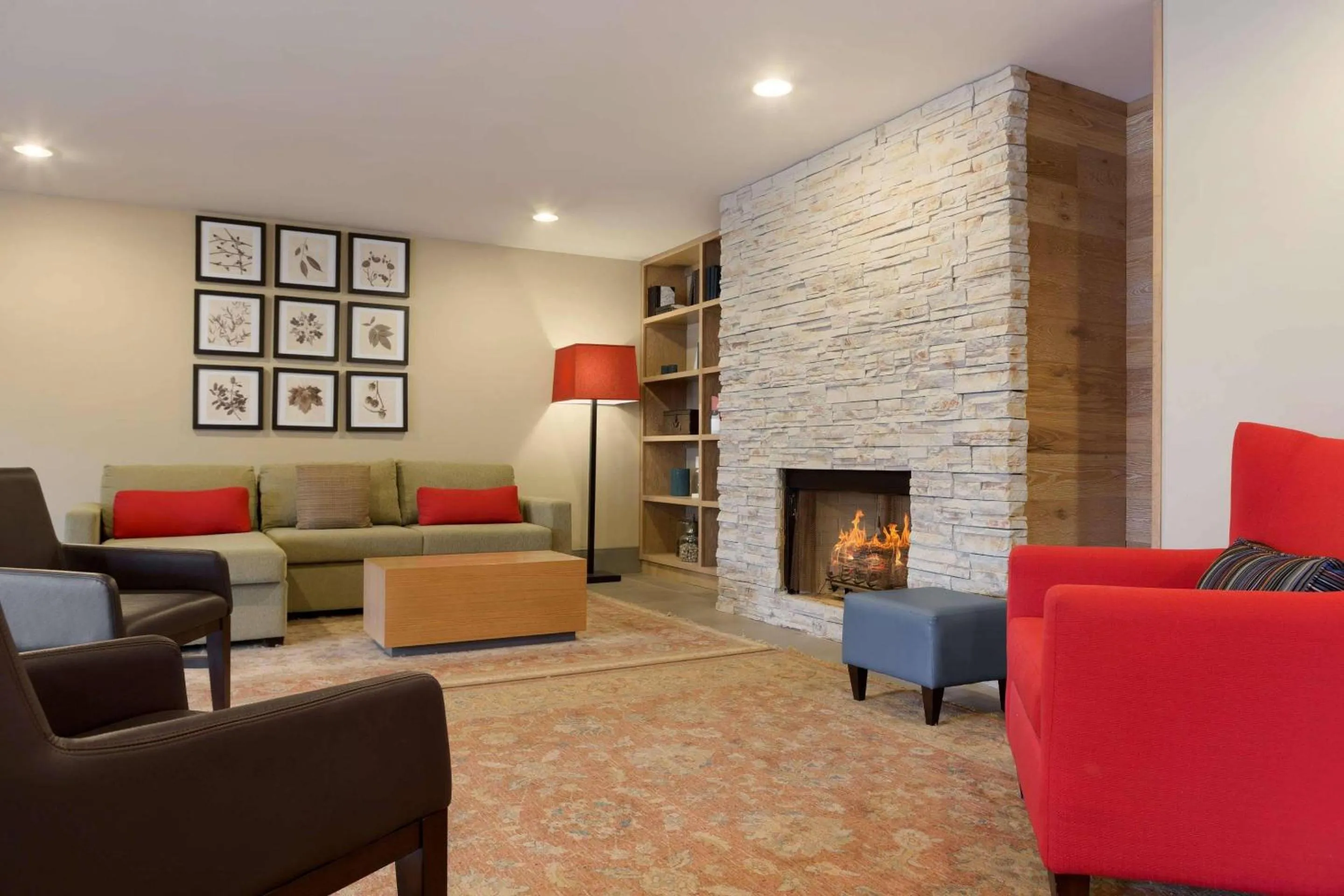 Lobby or reception in Country Inn & Suites by Radisson, Jackson, TN