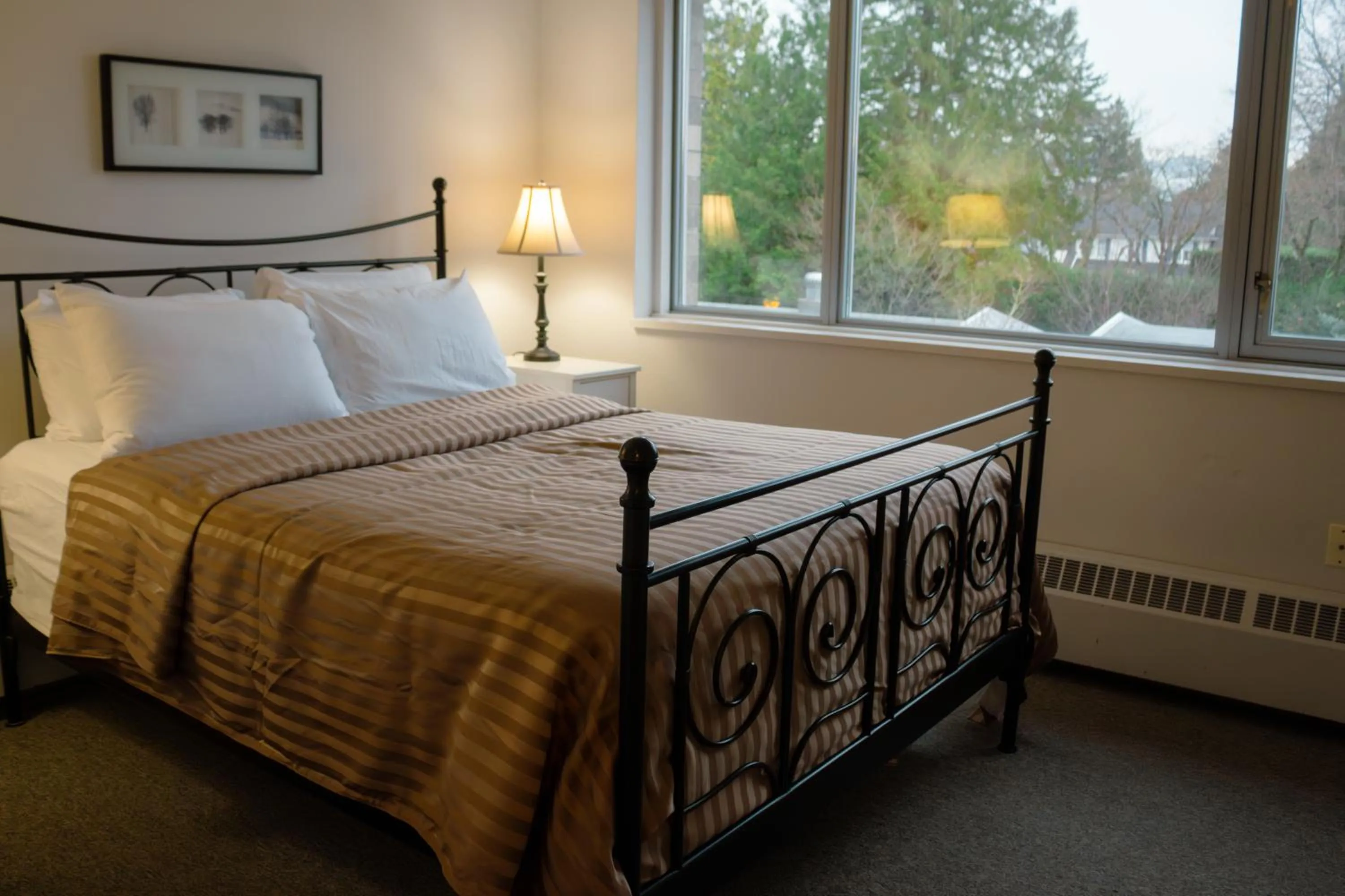 Photo of the whole room, Bed in Carey Centre on UBC campus