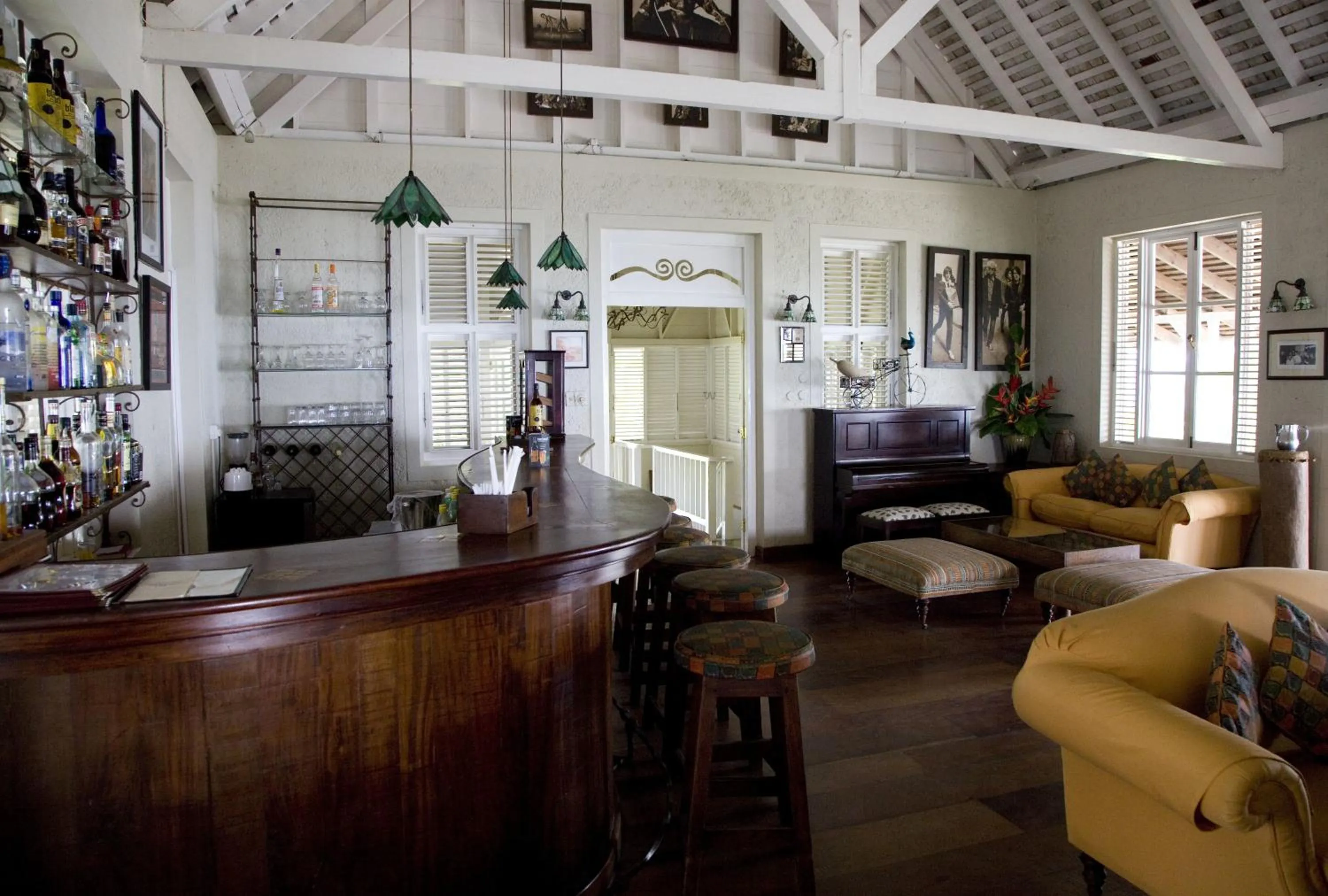 Lounge or bar in Strawberry Hill