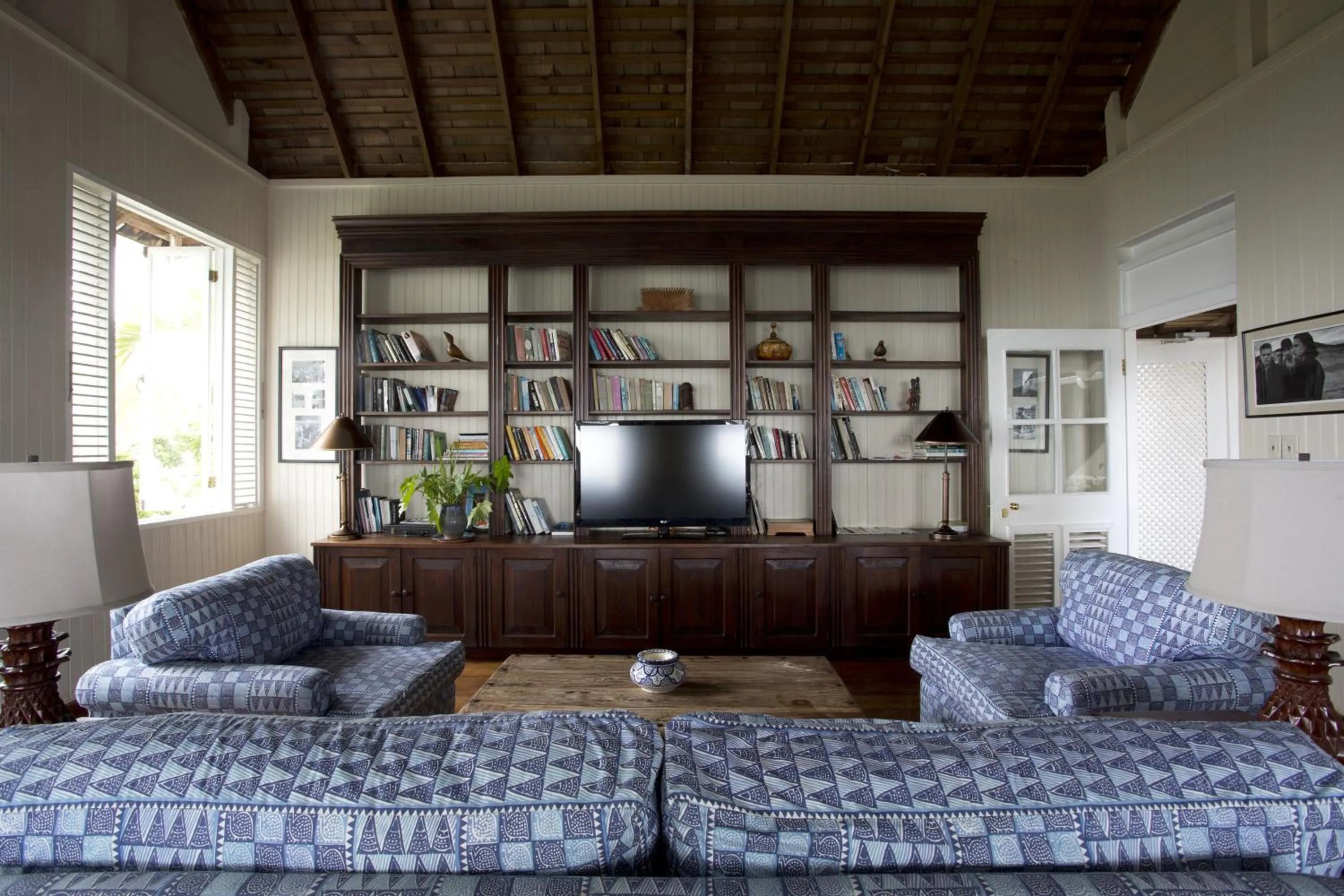 Communal lounge/ TV room in Strawberry Hill