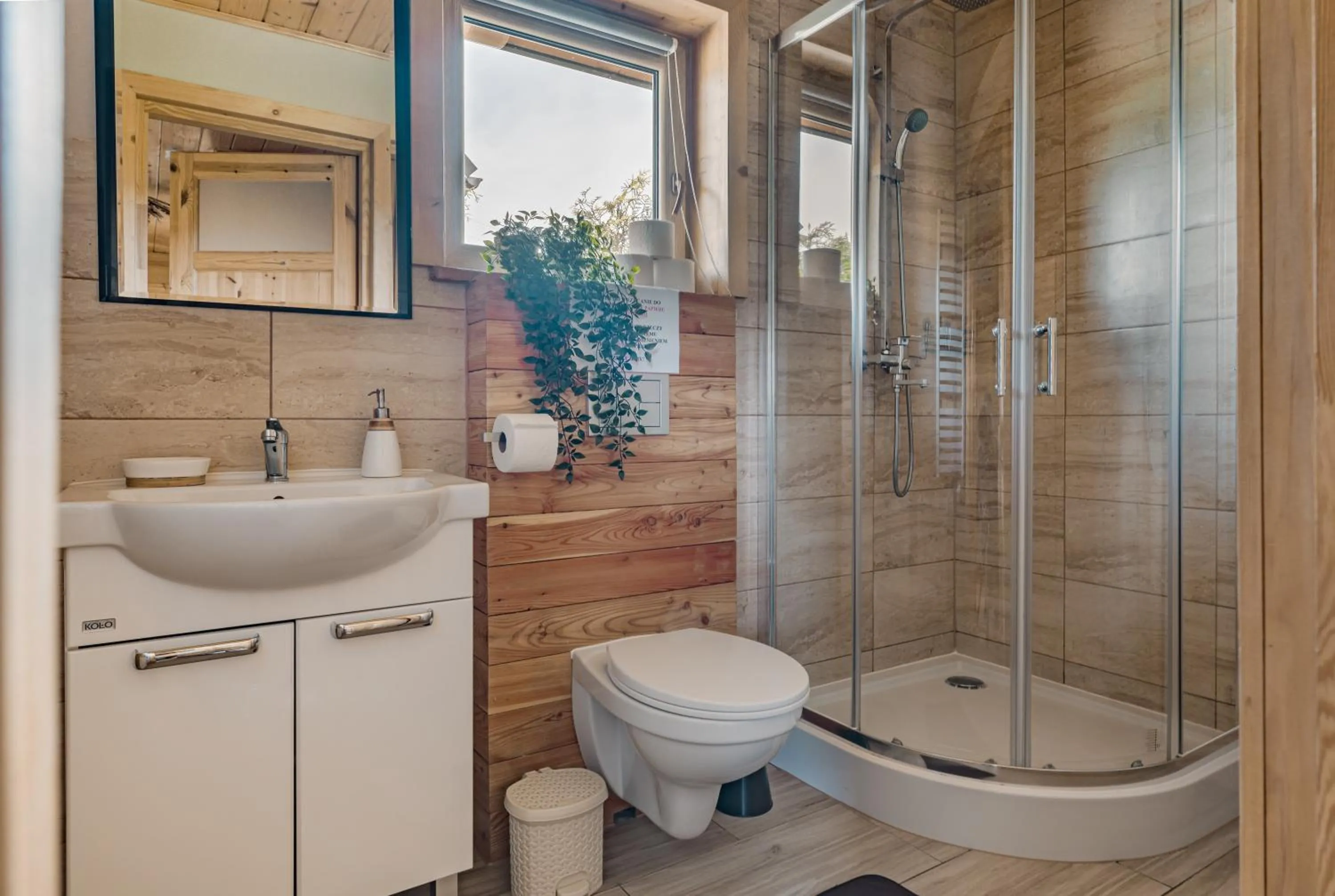 Shower in Zaciszne Domki w Kluszkowcach z Sauną i Balią