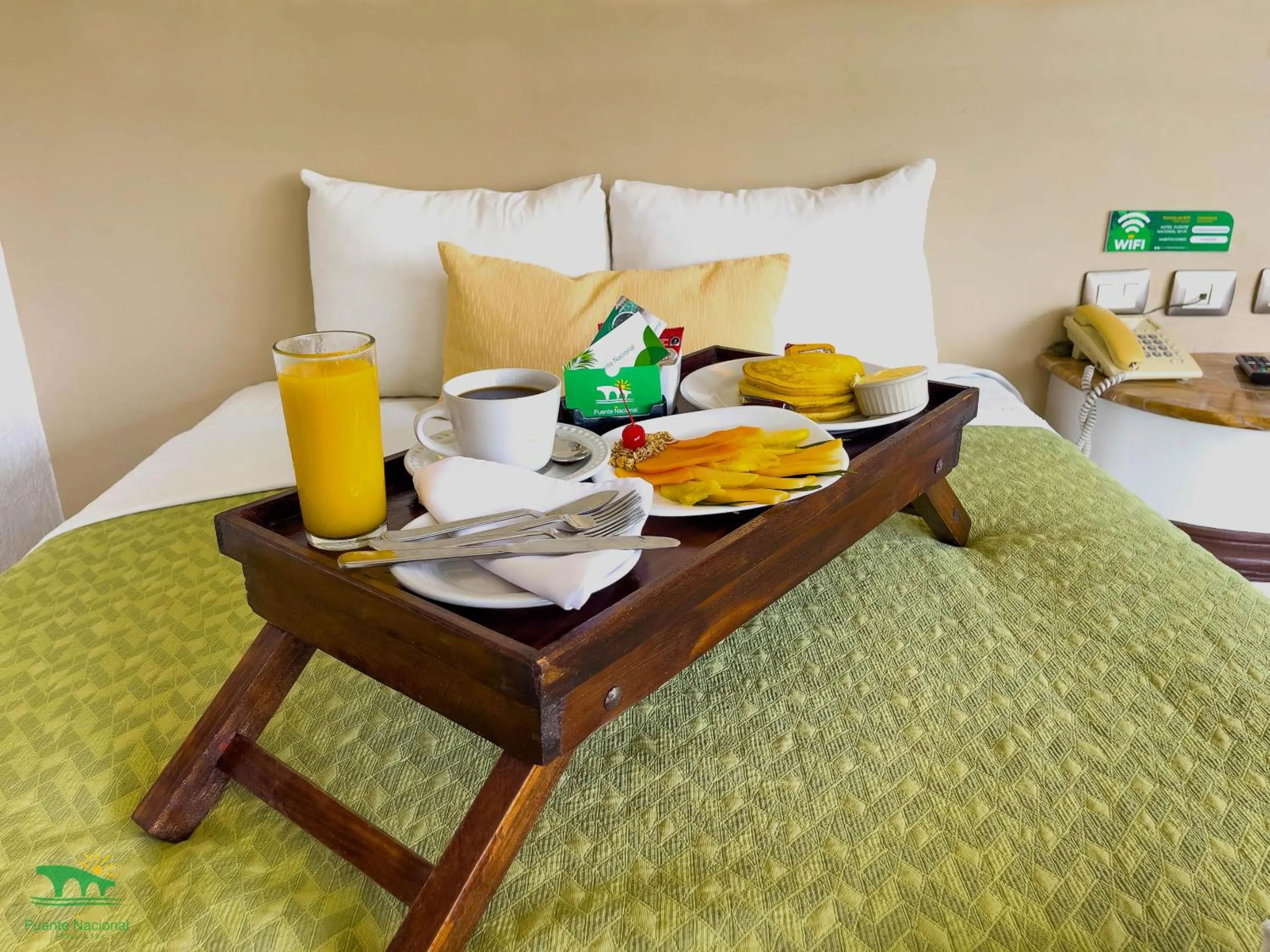 Bed in Hotel Puente Nacional & Spa