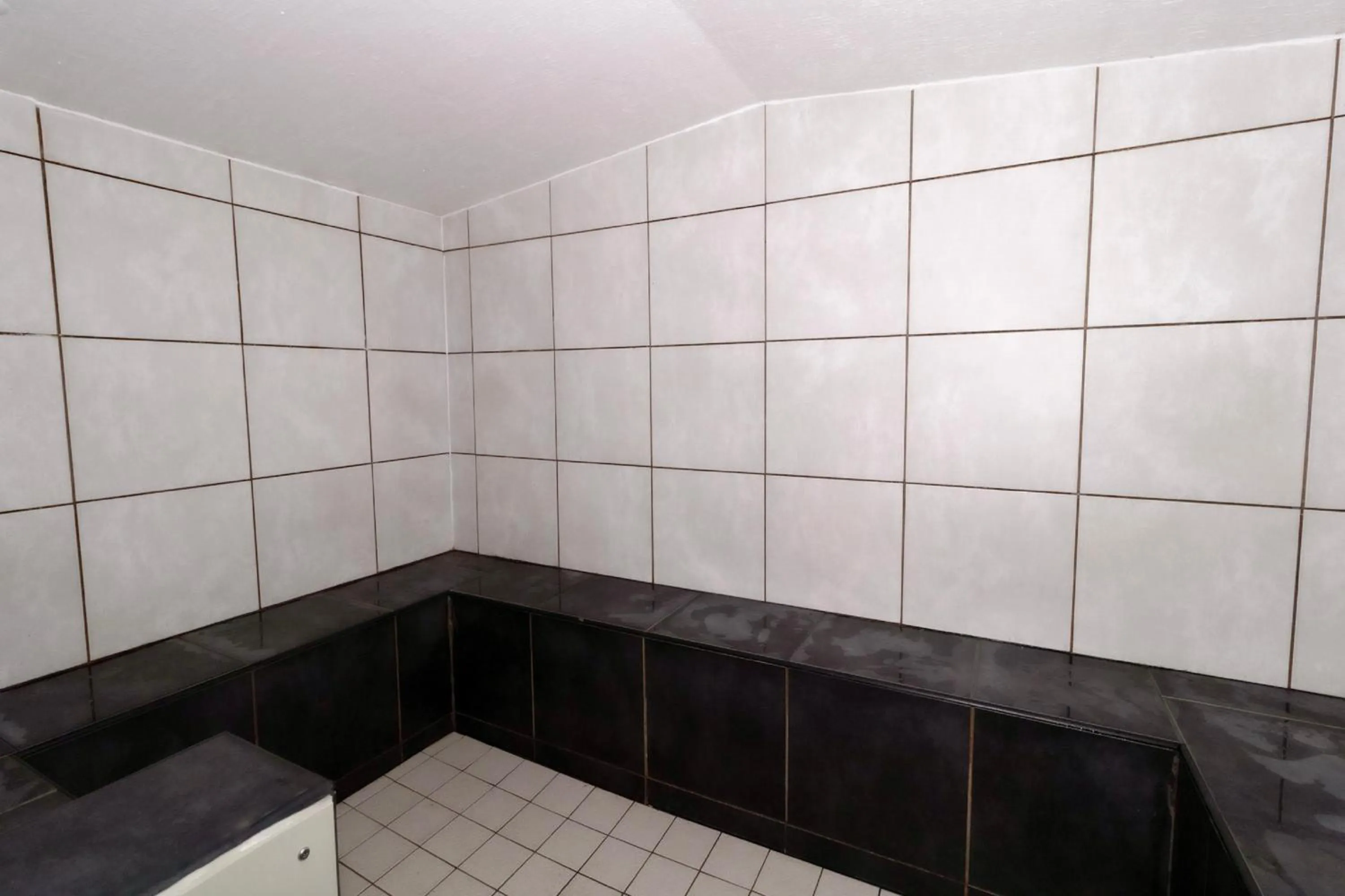 Steam room in Bromsgrove Hotel