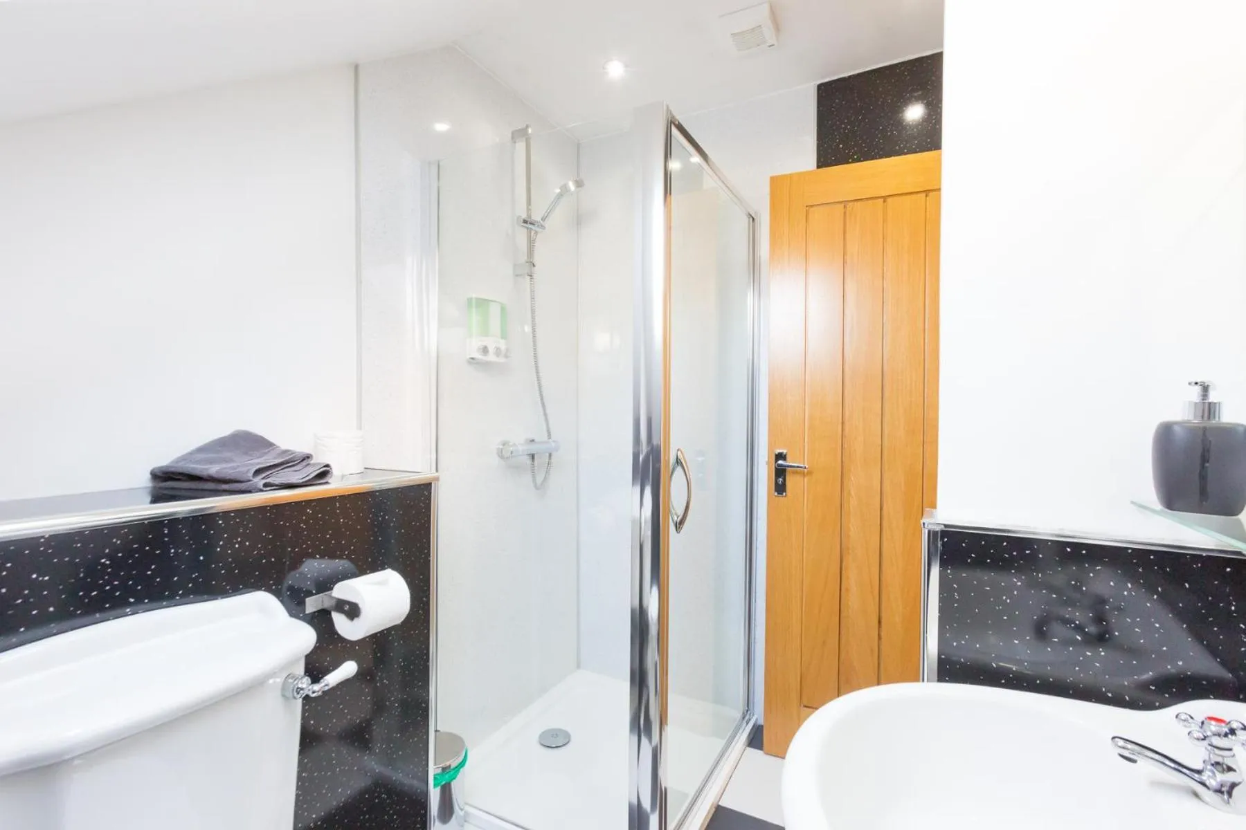 Bathroom in Bamse Guest House