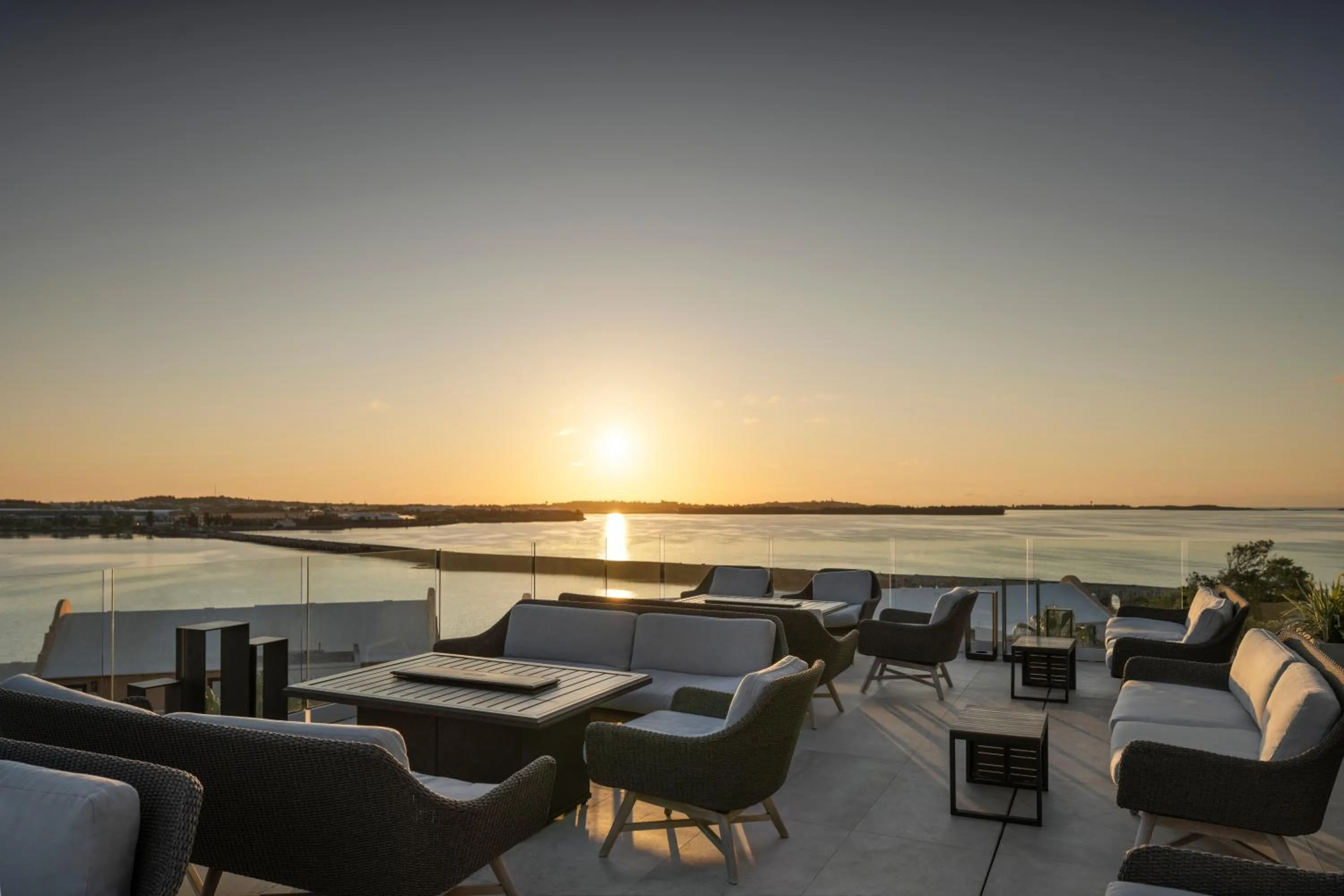 Restaurant/places to eat in Grotto Bay Beach Resort