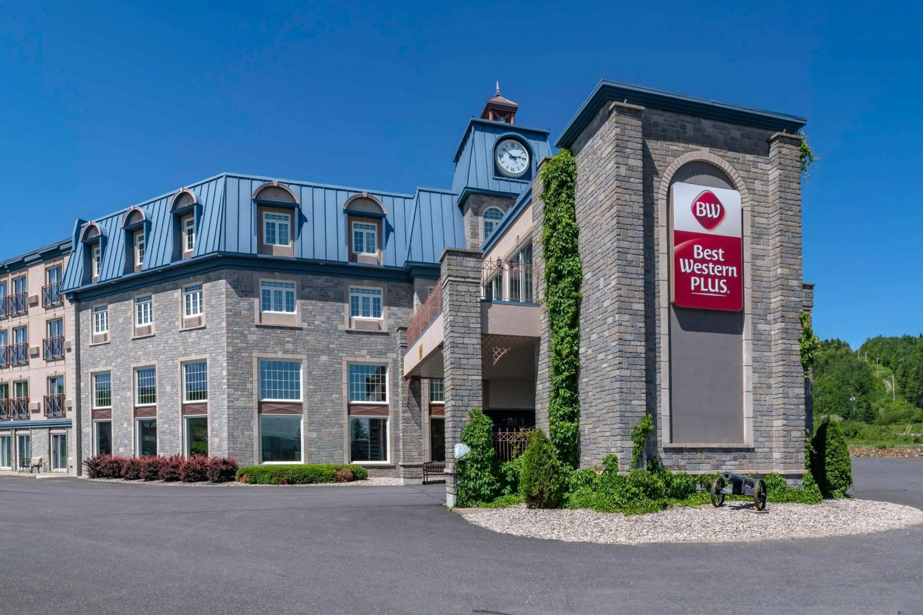 Property building in Best Western Plus Edmundston