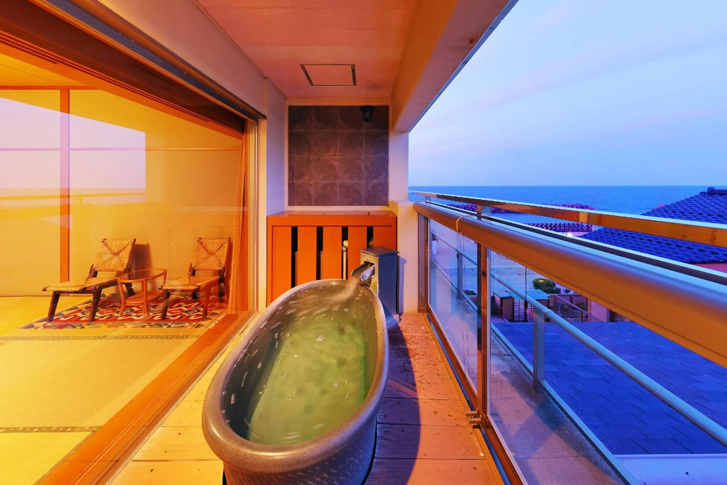 Open Air Bath in Kaike Shogetsu