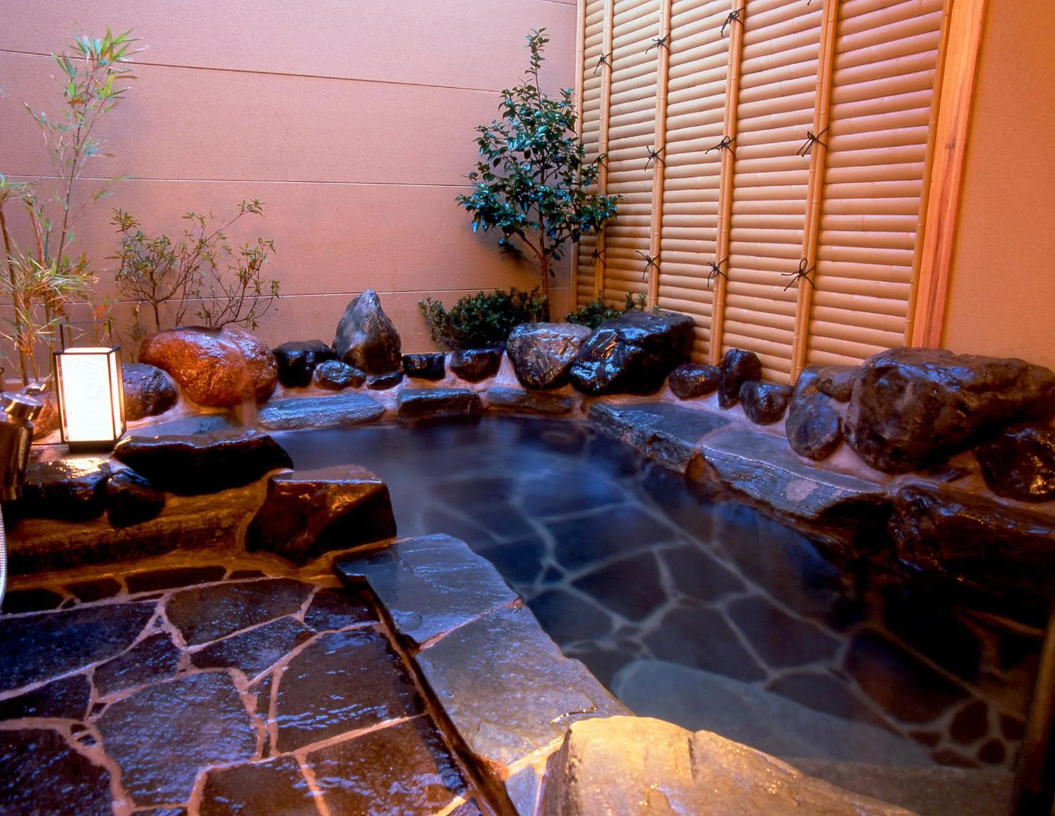 Hot Spring Bath in Kaike Shogetsu