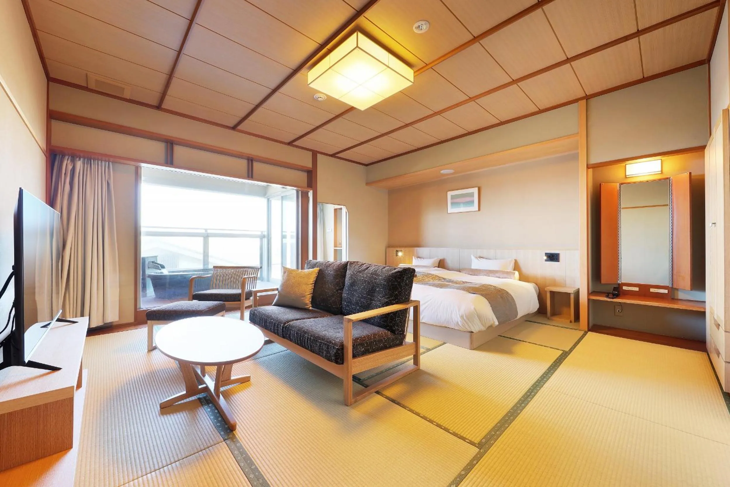 Photo of the whole room in Kaike Shogetsu