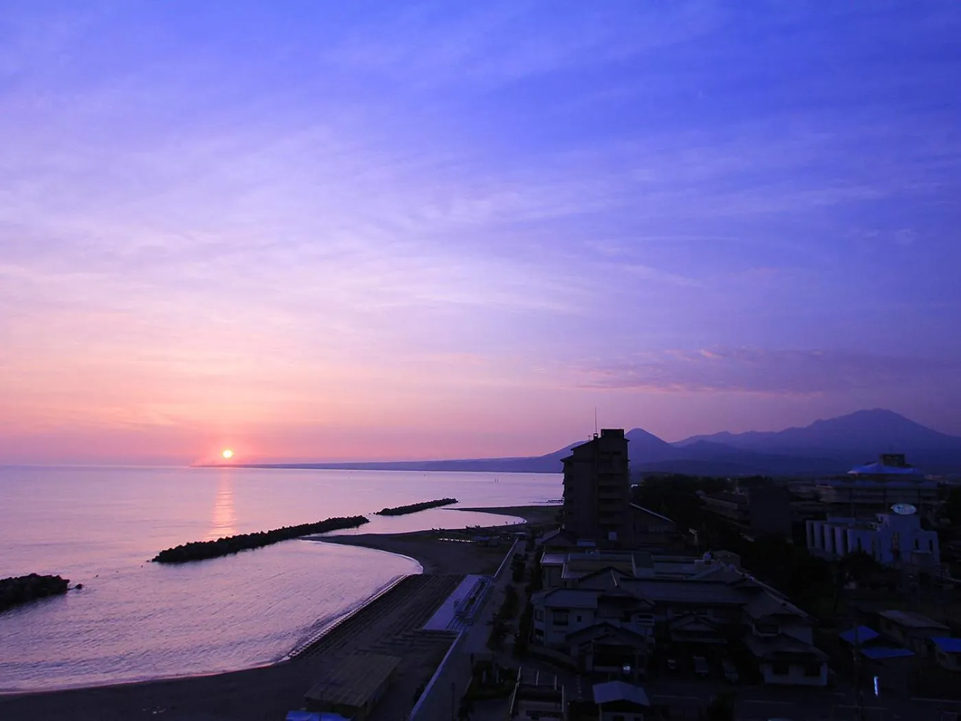 Sunrise in Kaike Shogetsu