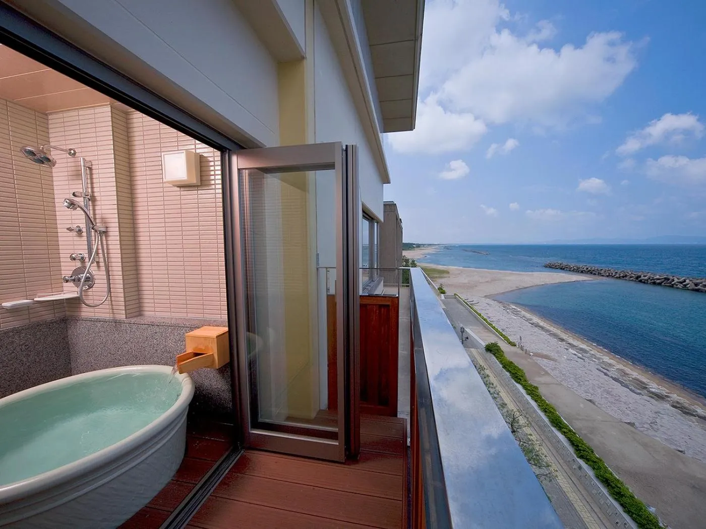 Sea view in Kaike Shogetsu