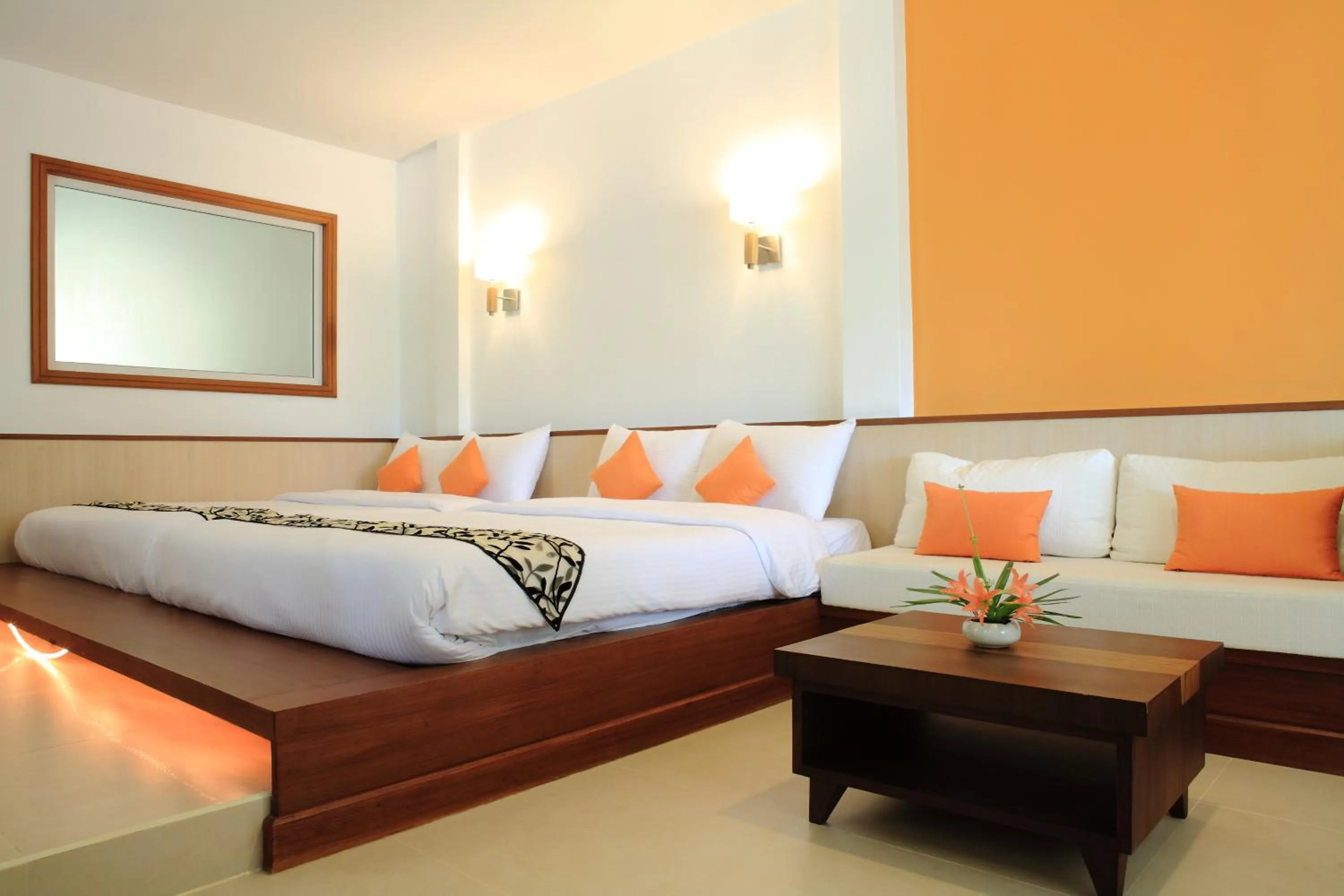 Photo of the whole room, Bed in Suan Sai Yok Resort