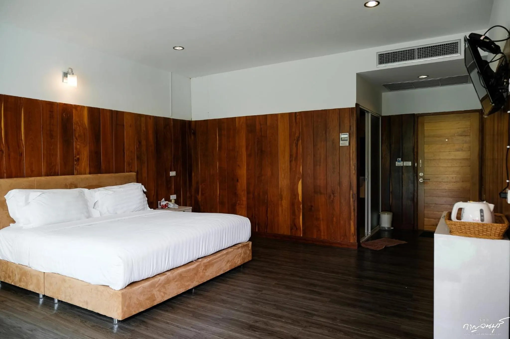 Bedroom, Bed in Suan Sai Yok Resort