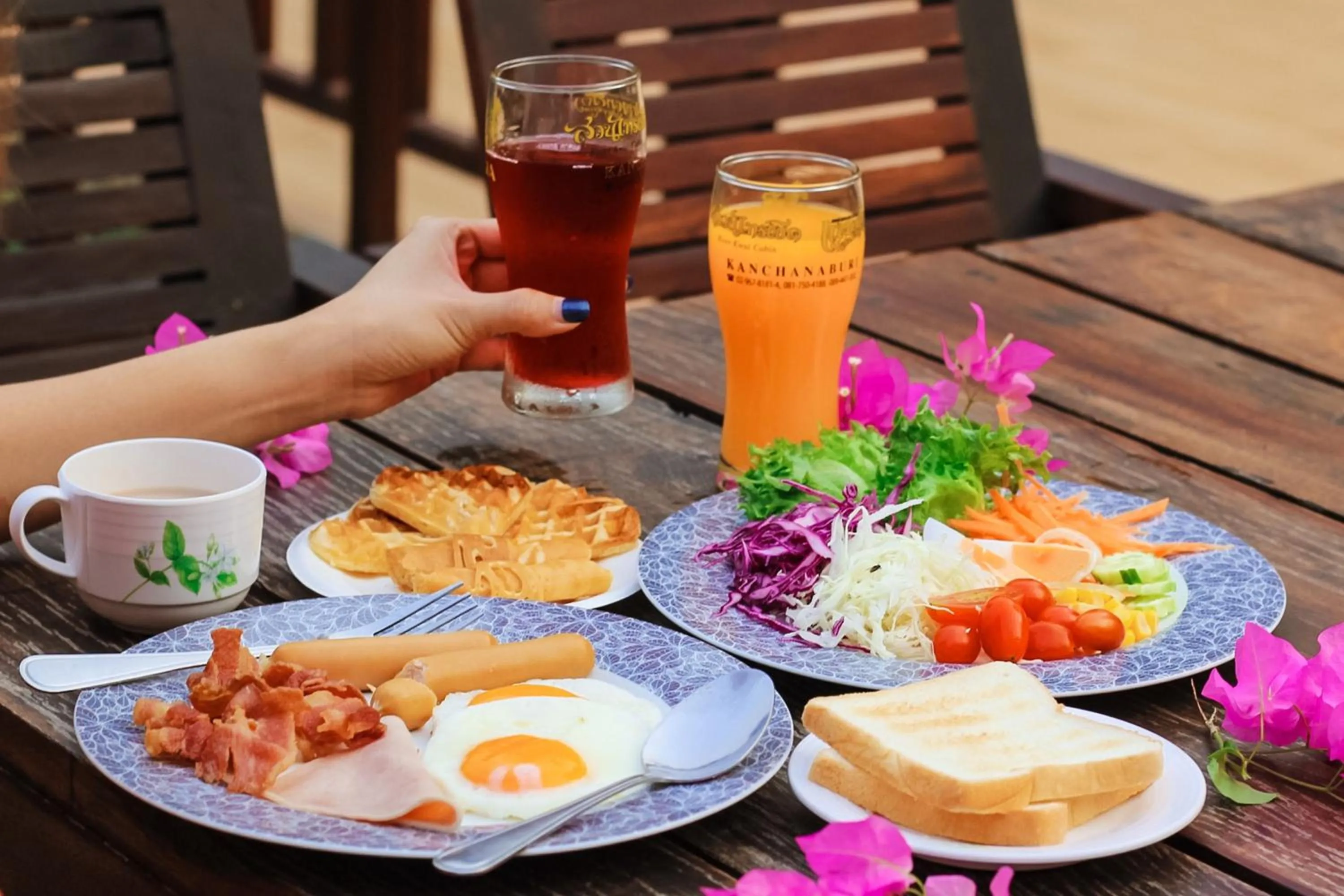 Food and drinks in Suan Sai Yok Resort