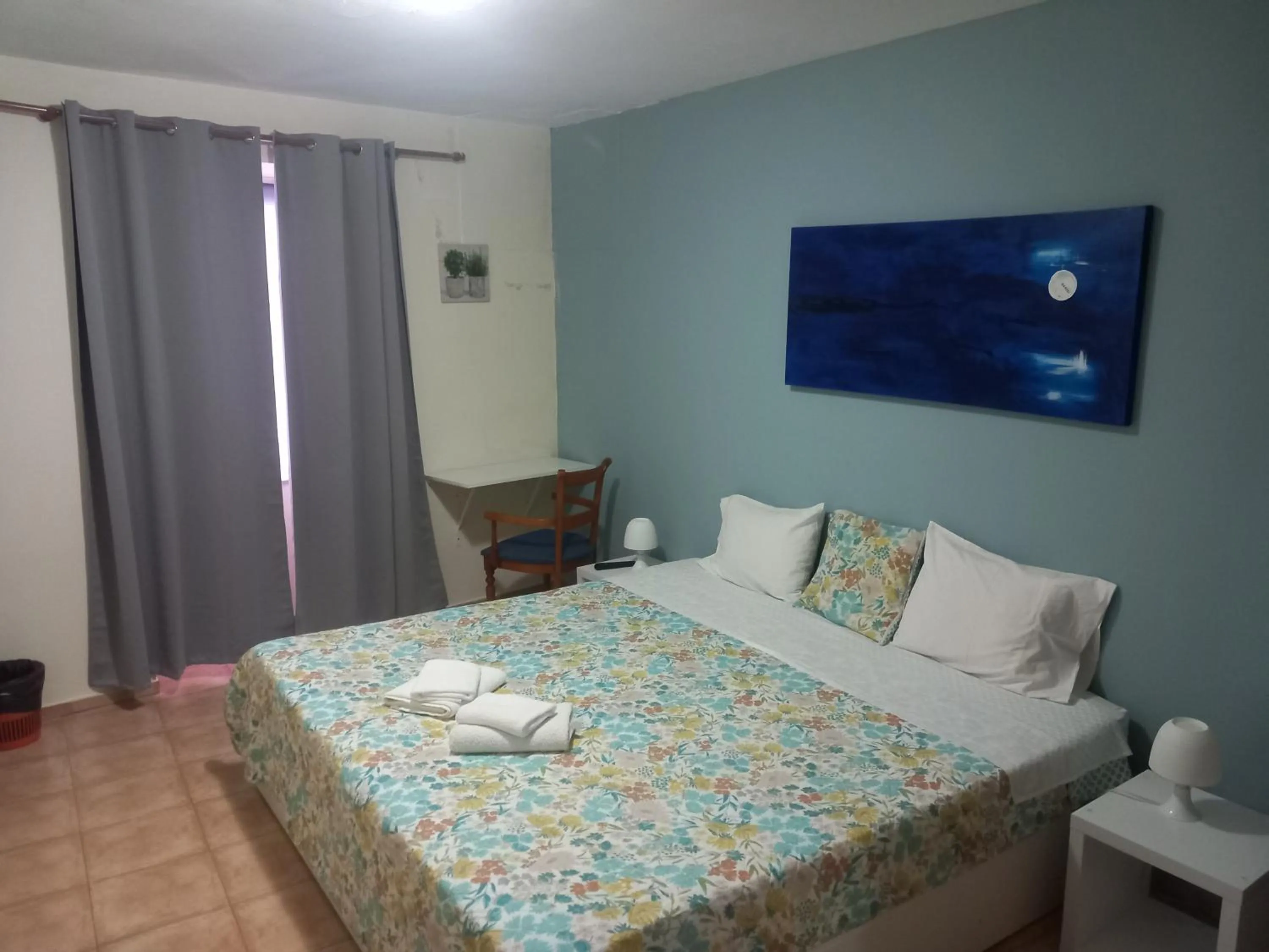 Large Double or Twin Room - single occupancy in Sao Jose Guesthouse