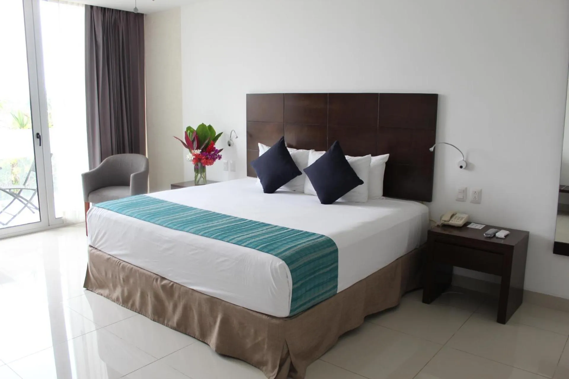 Bed in Mesón de la Luna Hotel & Spa