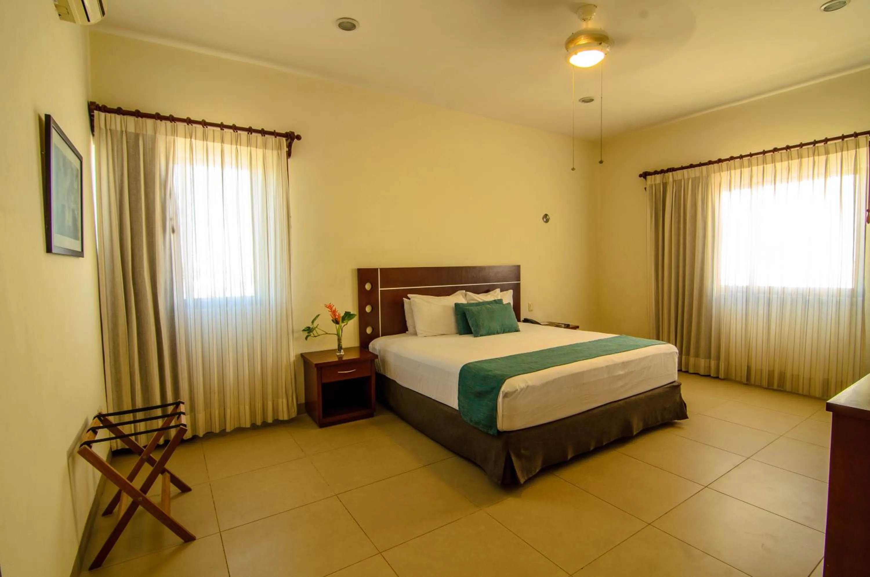 Bed in Mesón de la Luna Hotel & Spa