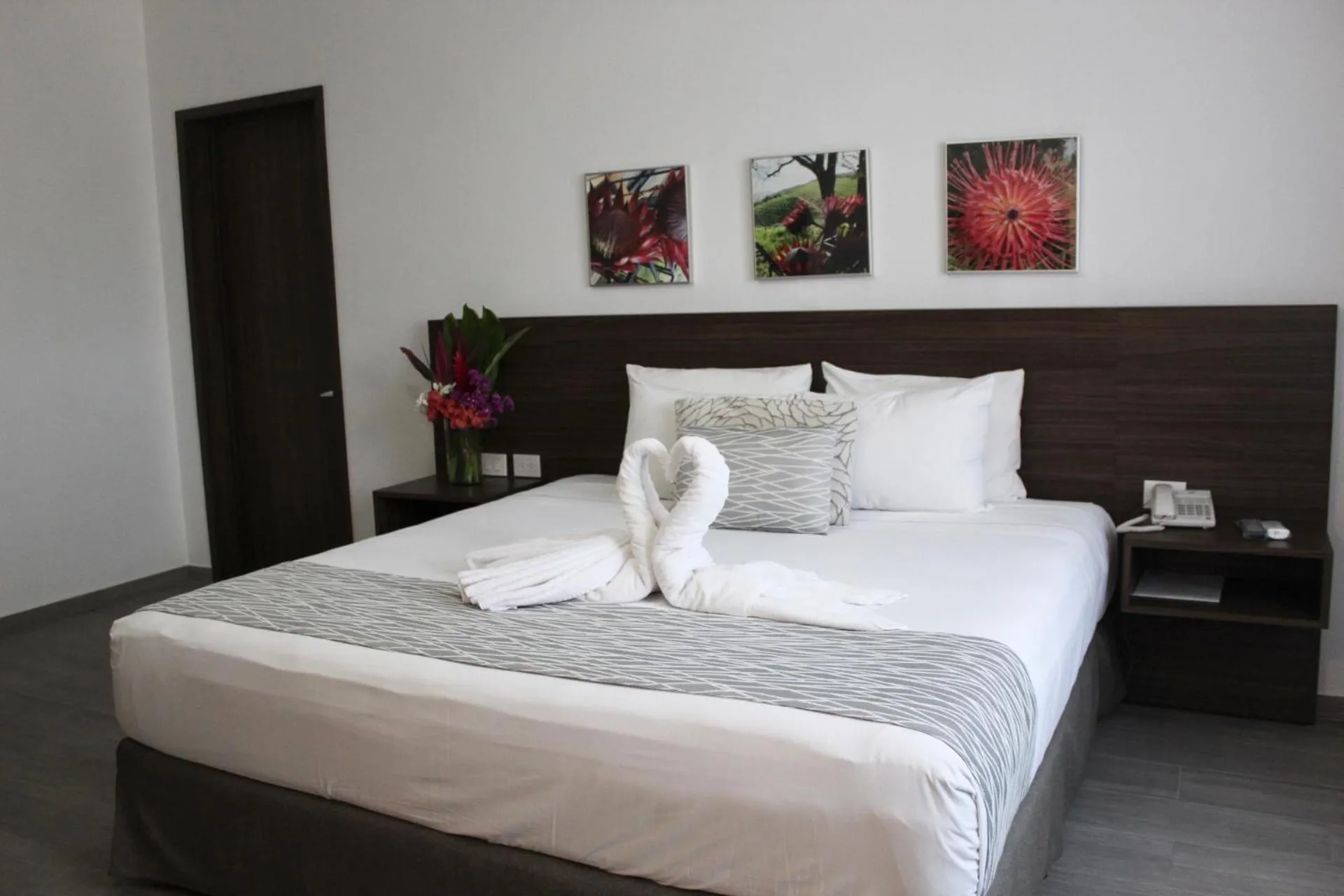 Bed in Mesón de la Luna Hotel & Spa