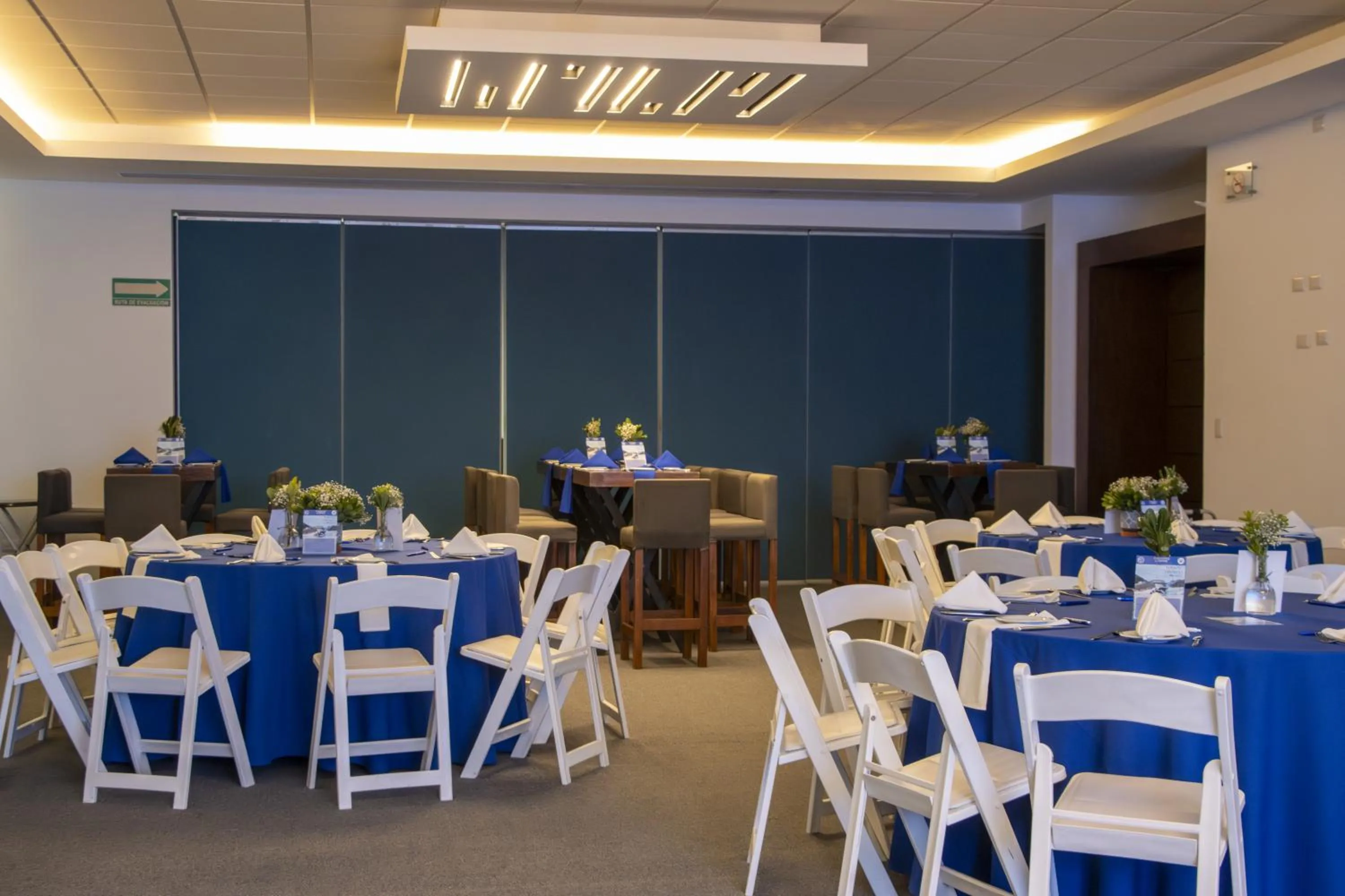 Lounge or bar in Mesón de la Luna Hotel & Spa