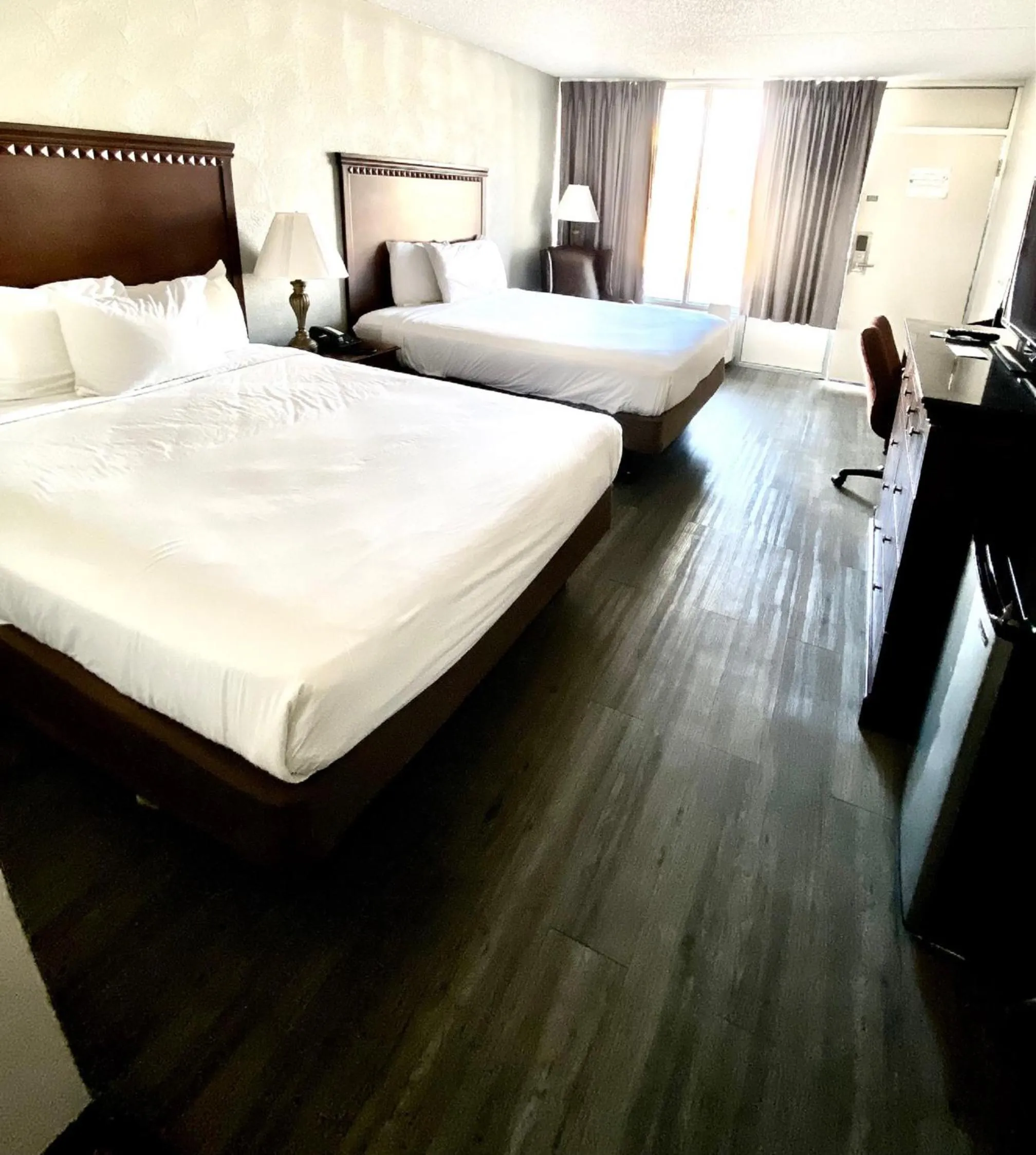 Bed in Willow Tree Inn Branson