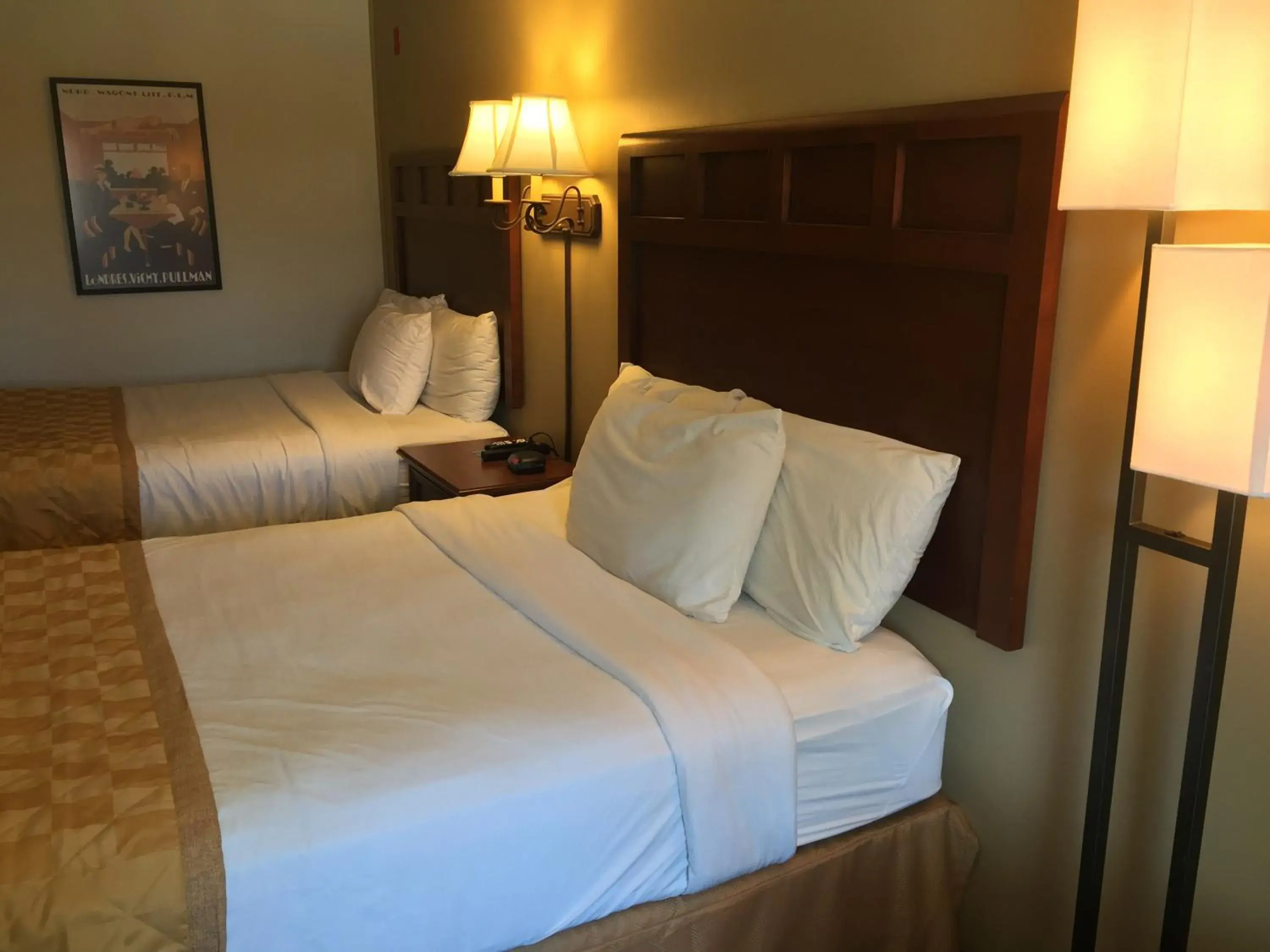 Deluxe Queen Room in Docker's Inn Deluxe Queen Room in Docker's Inn