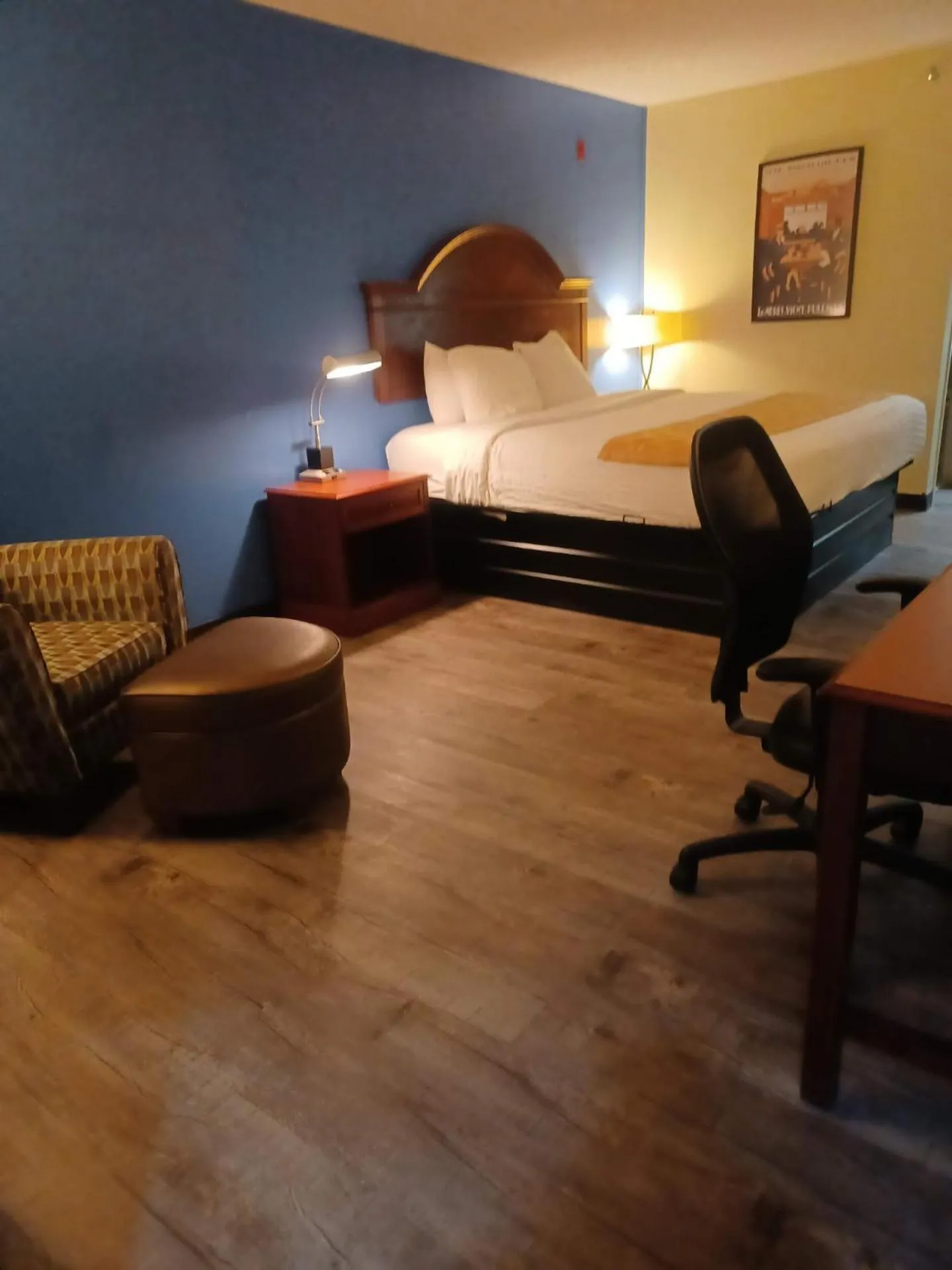 Bedroom, Bed in Docker's Inn