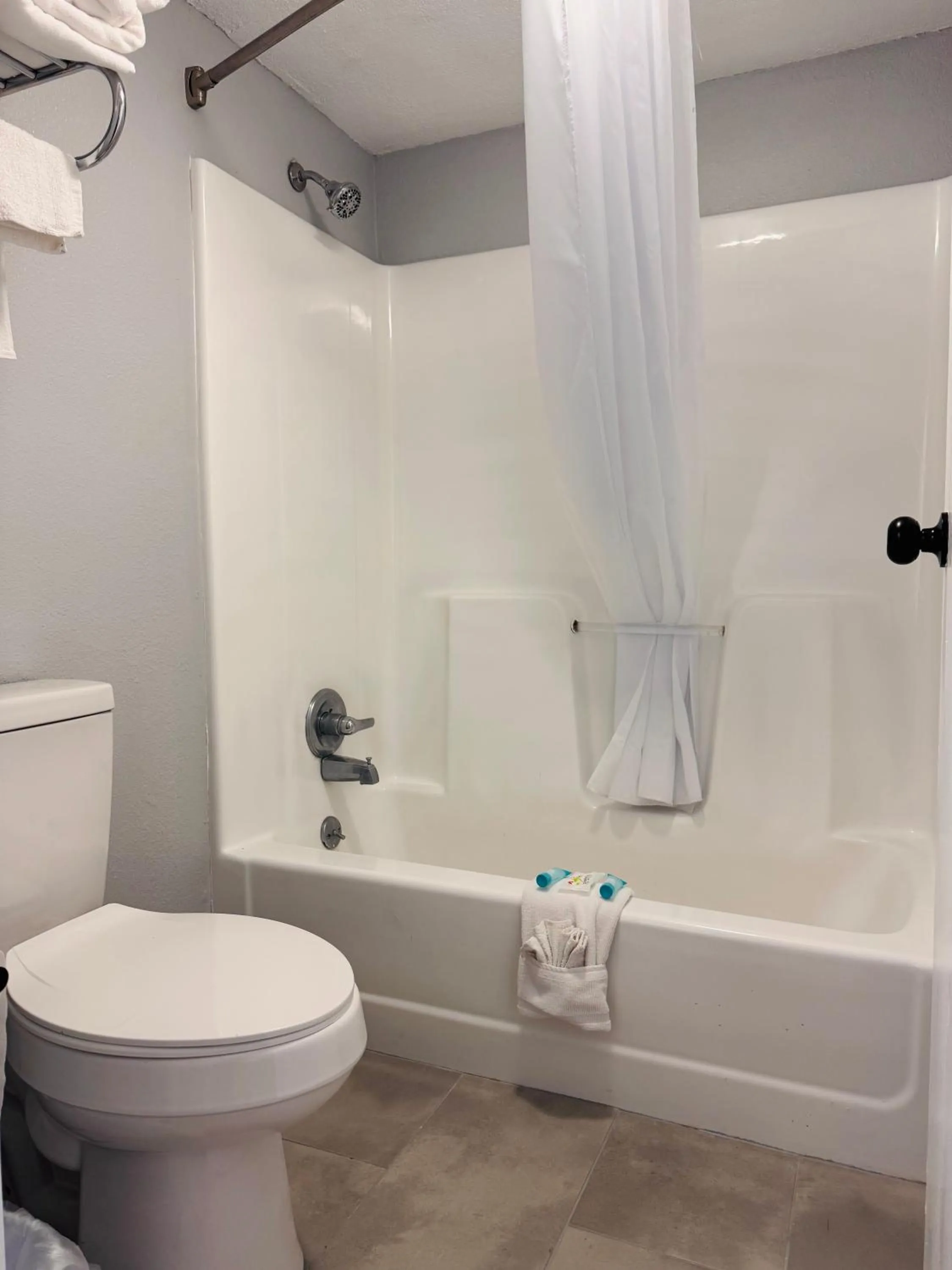 Bathroom in Wander Inn