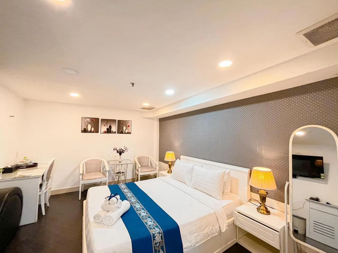 Bed in SABINA Residence - HCM