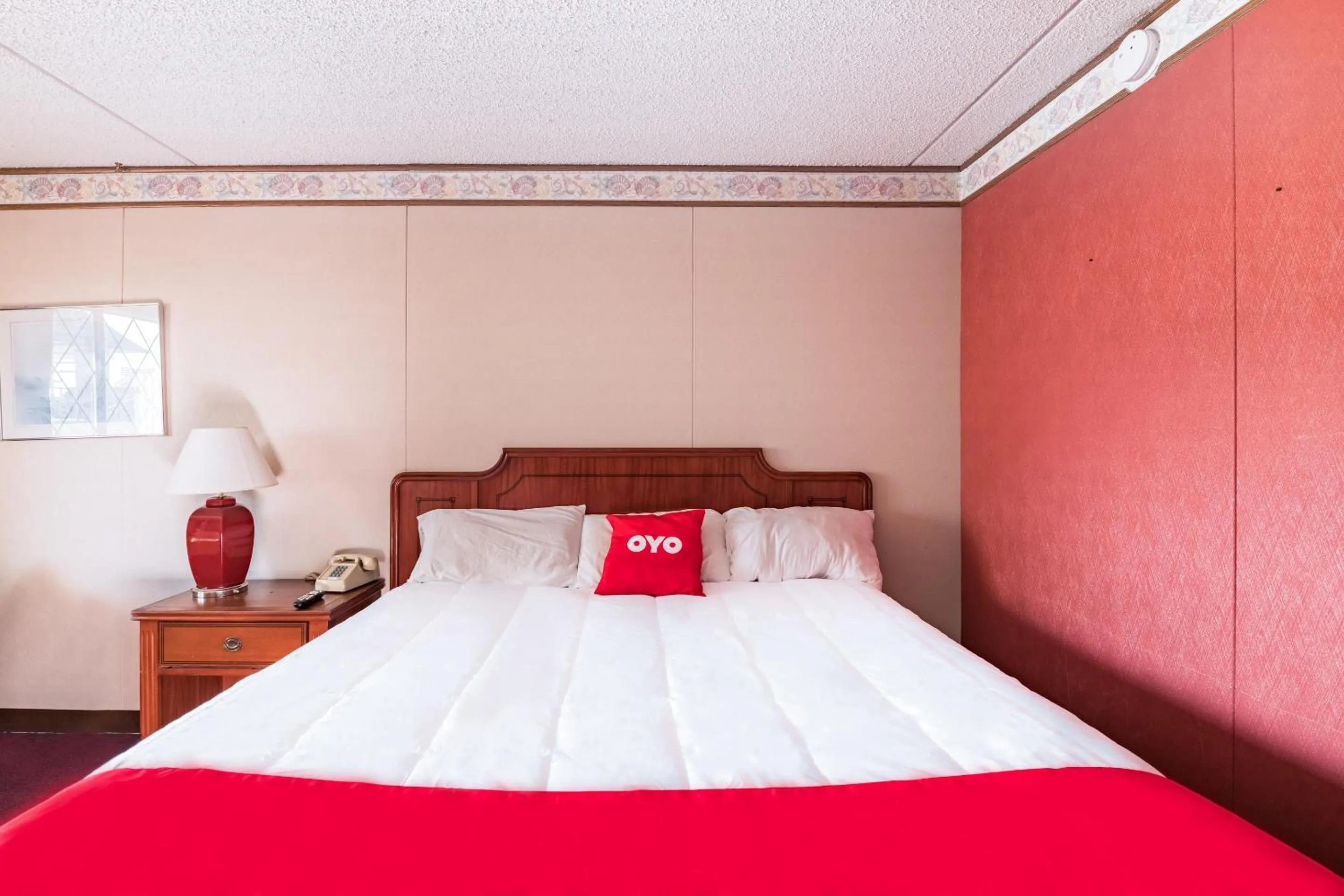 Bedroom in OYO Hotel Windmill Branson