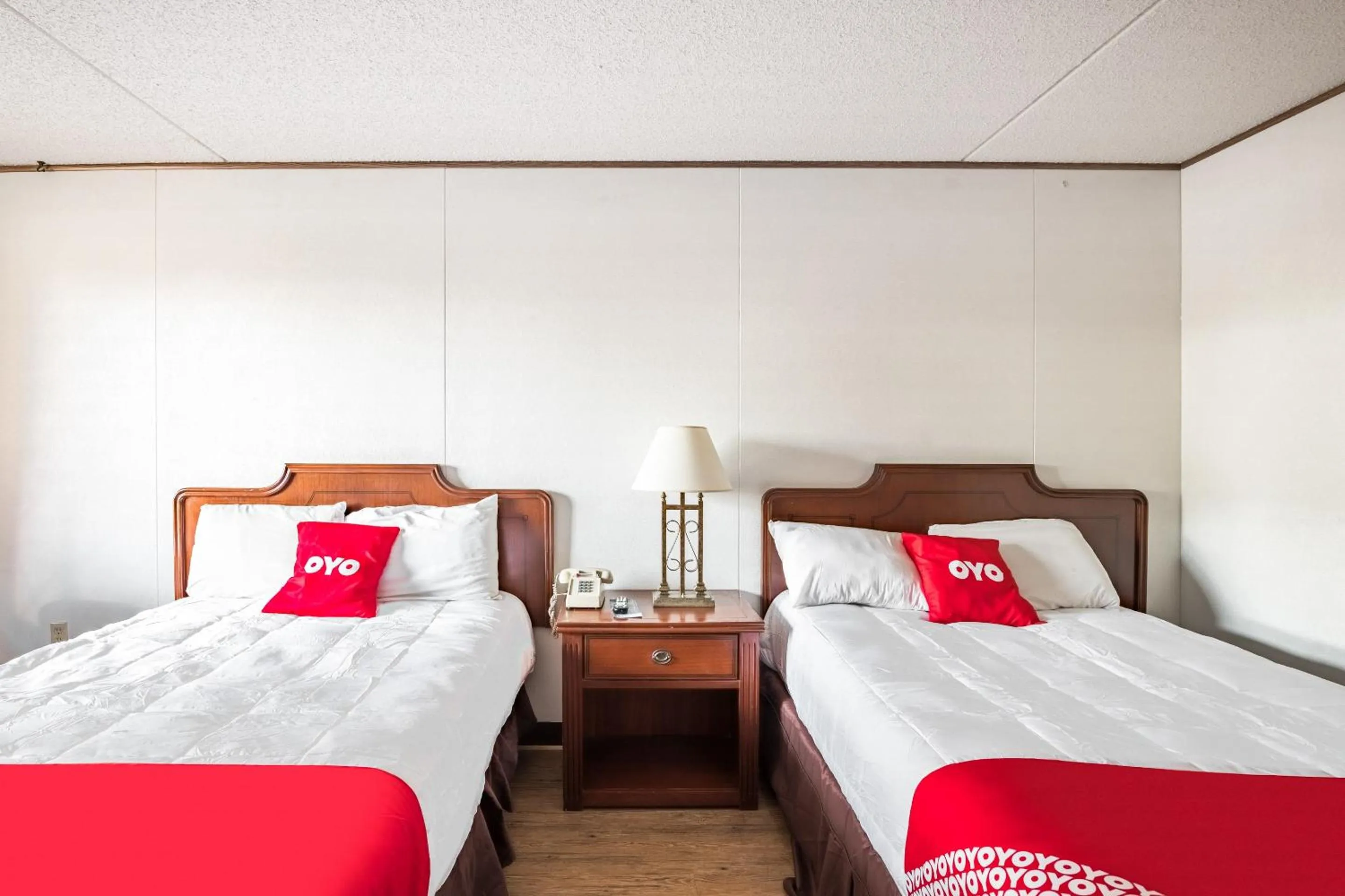 Bedroom in OYO Hotel Windmill Branson