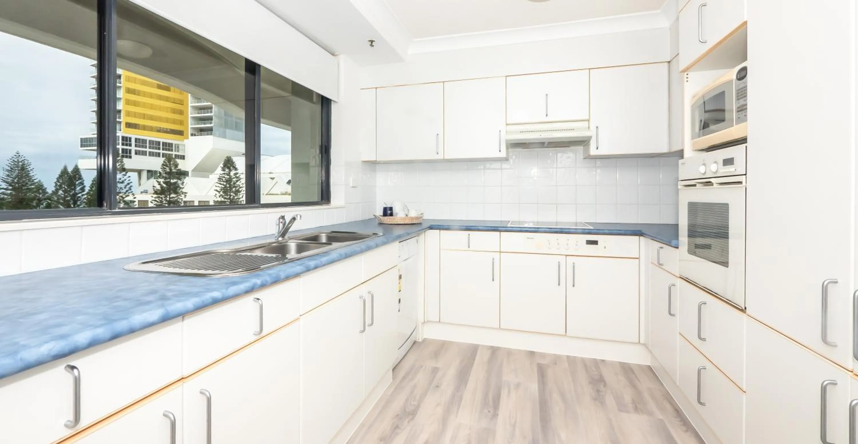 Kitchen or kitchenette in Victoria Square Apartments