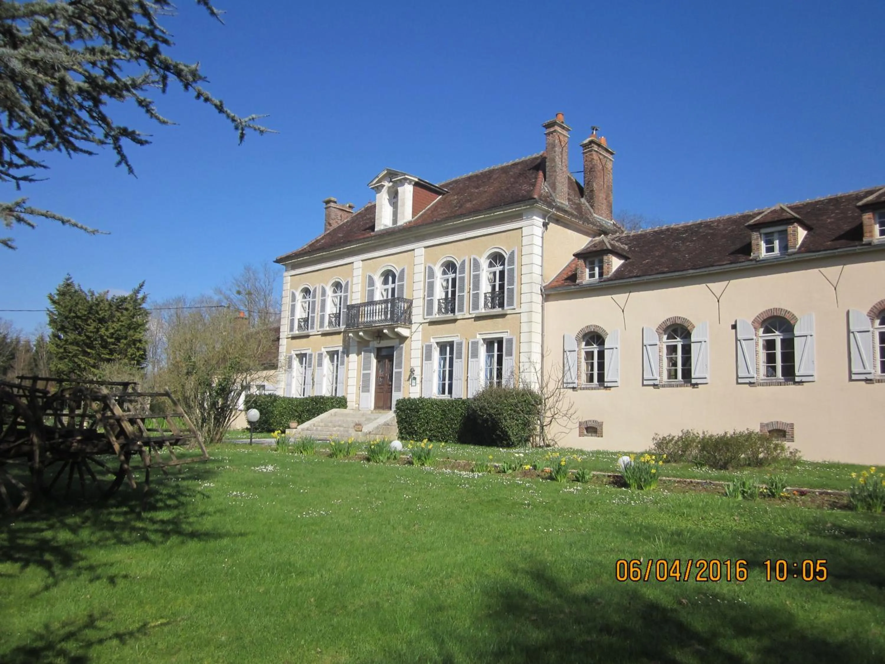 Property building in Domaine de Sainte Anne
