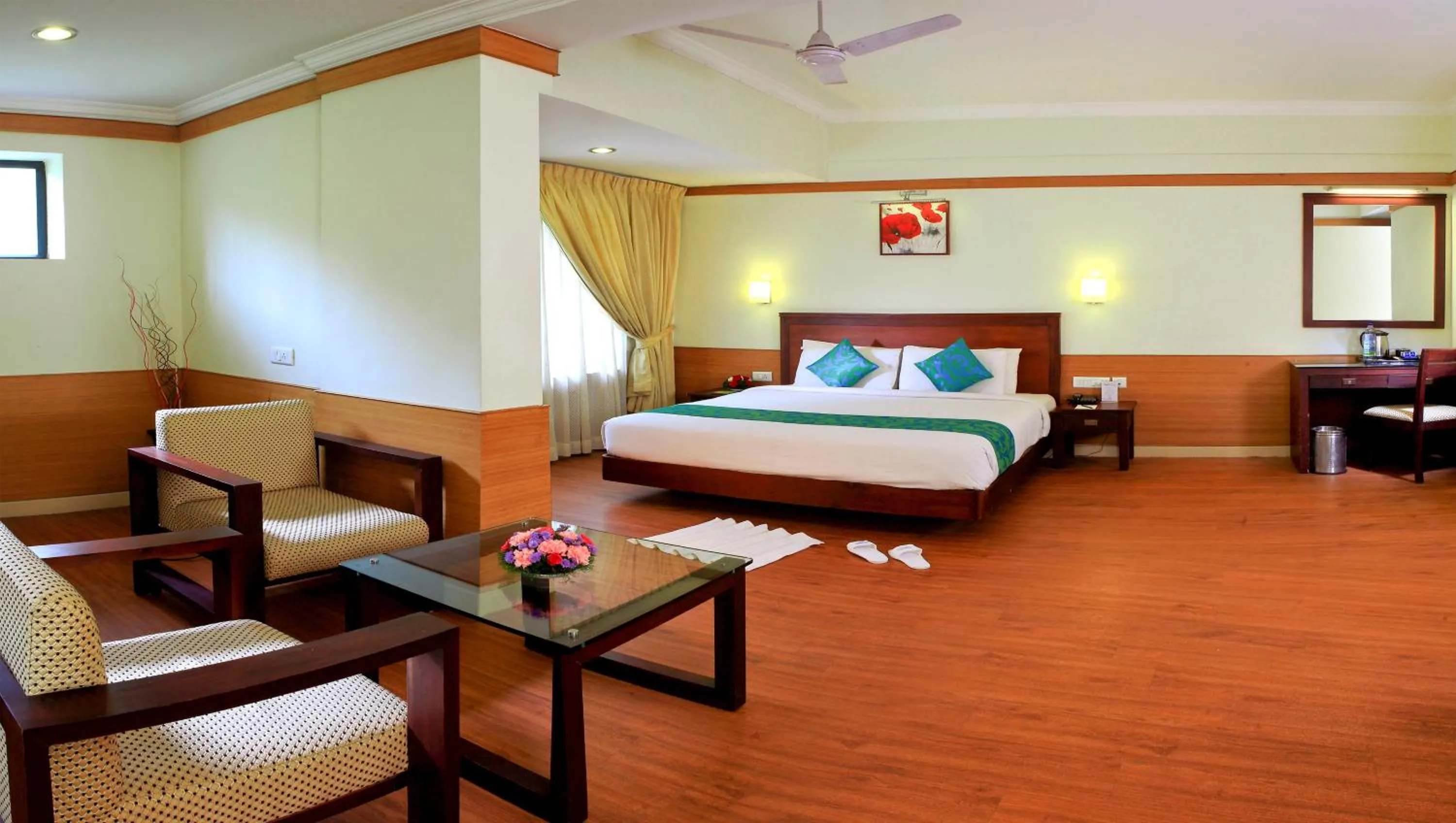 Bedroom, Bed in Clouds Valley Hotel