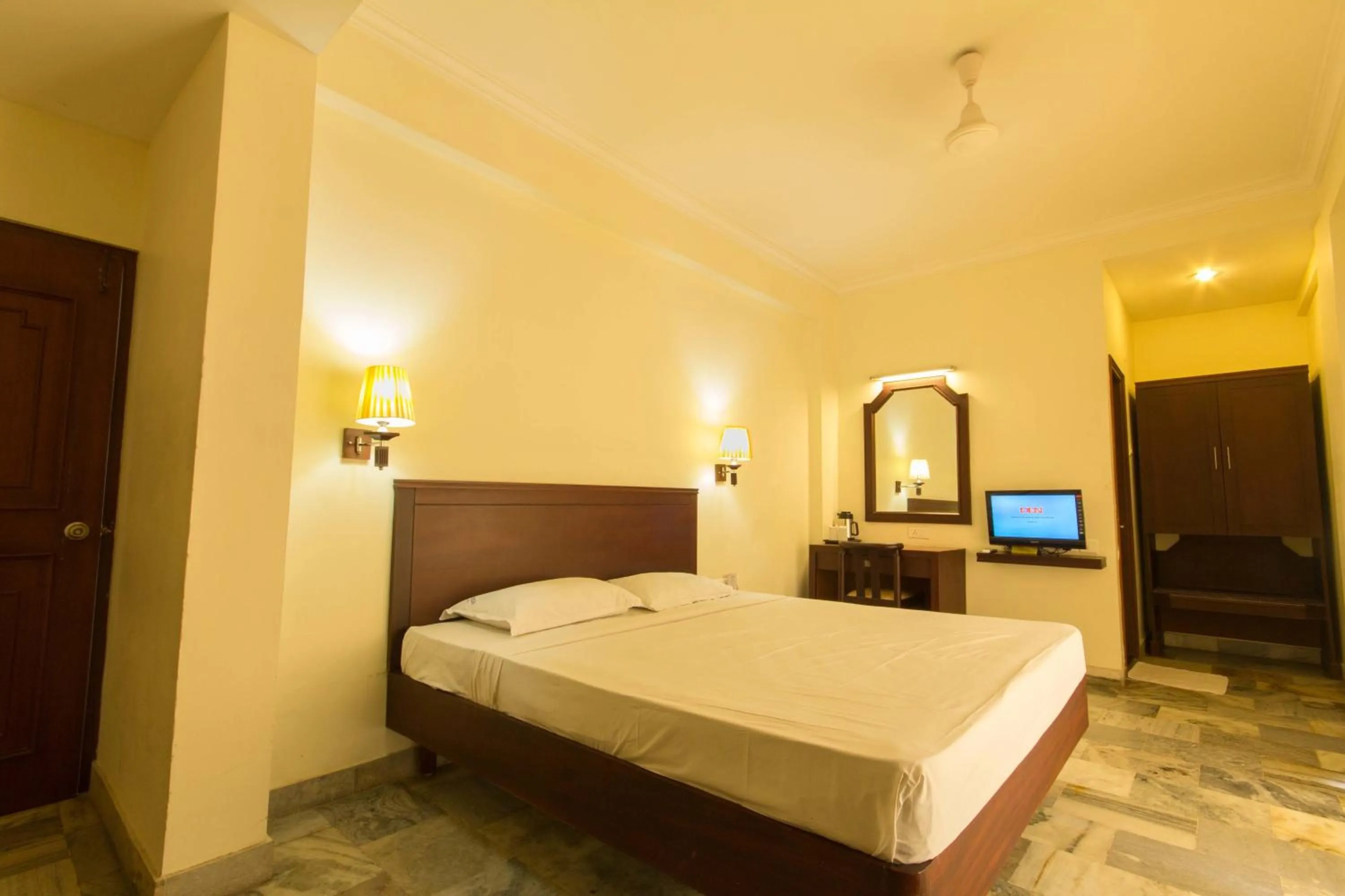 Bedroom, Bed in Hotel Aiswarya