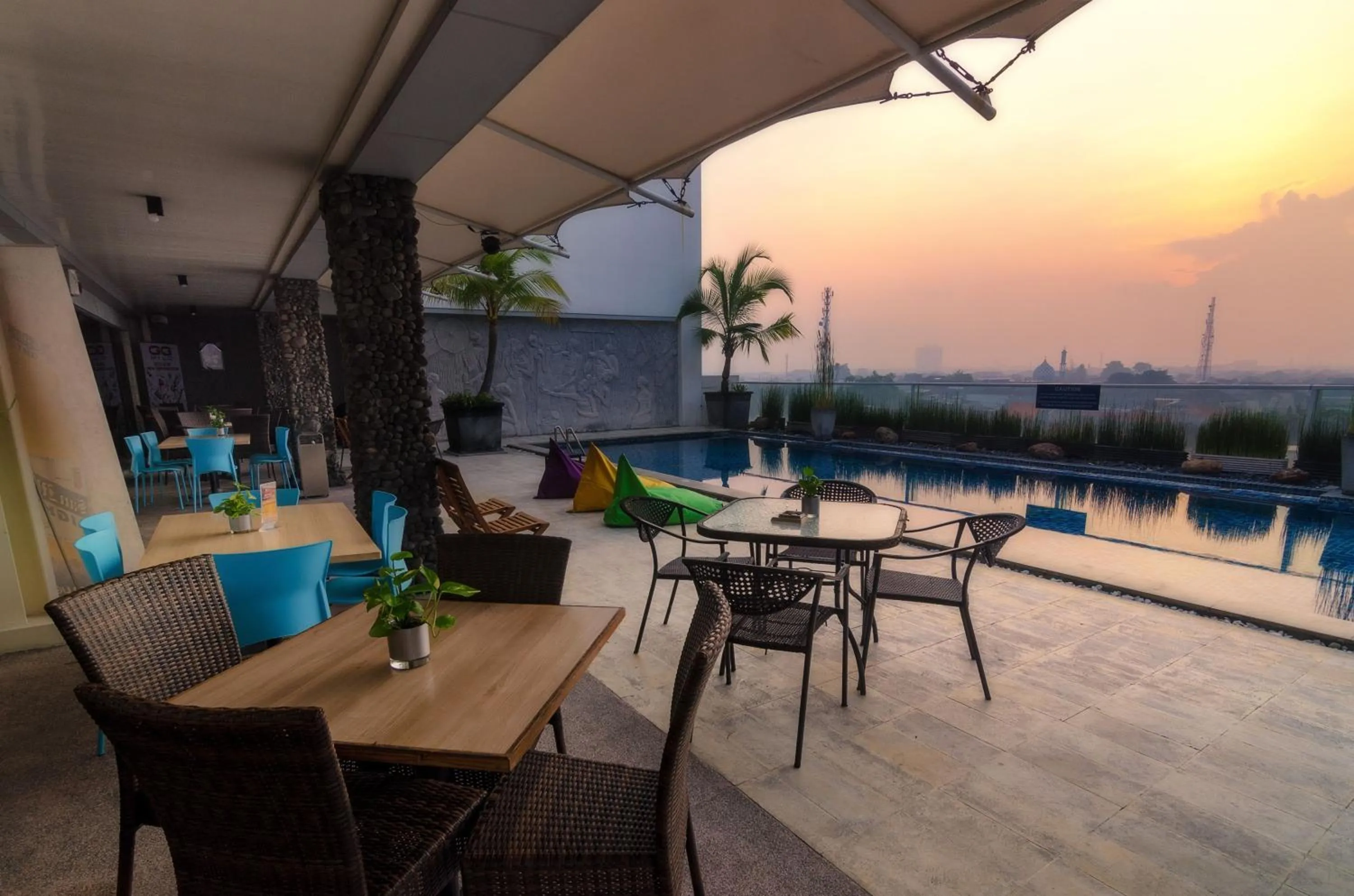 Swimming pool in The Square Surabaya Hotel