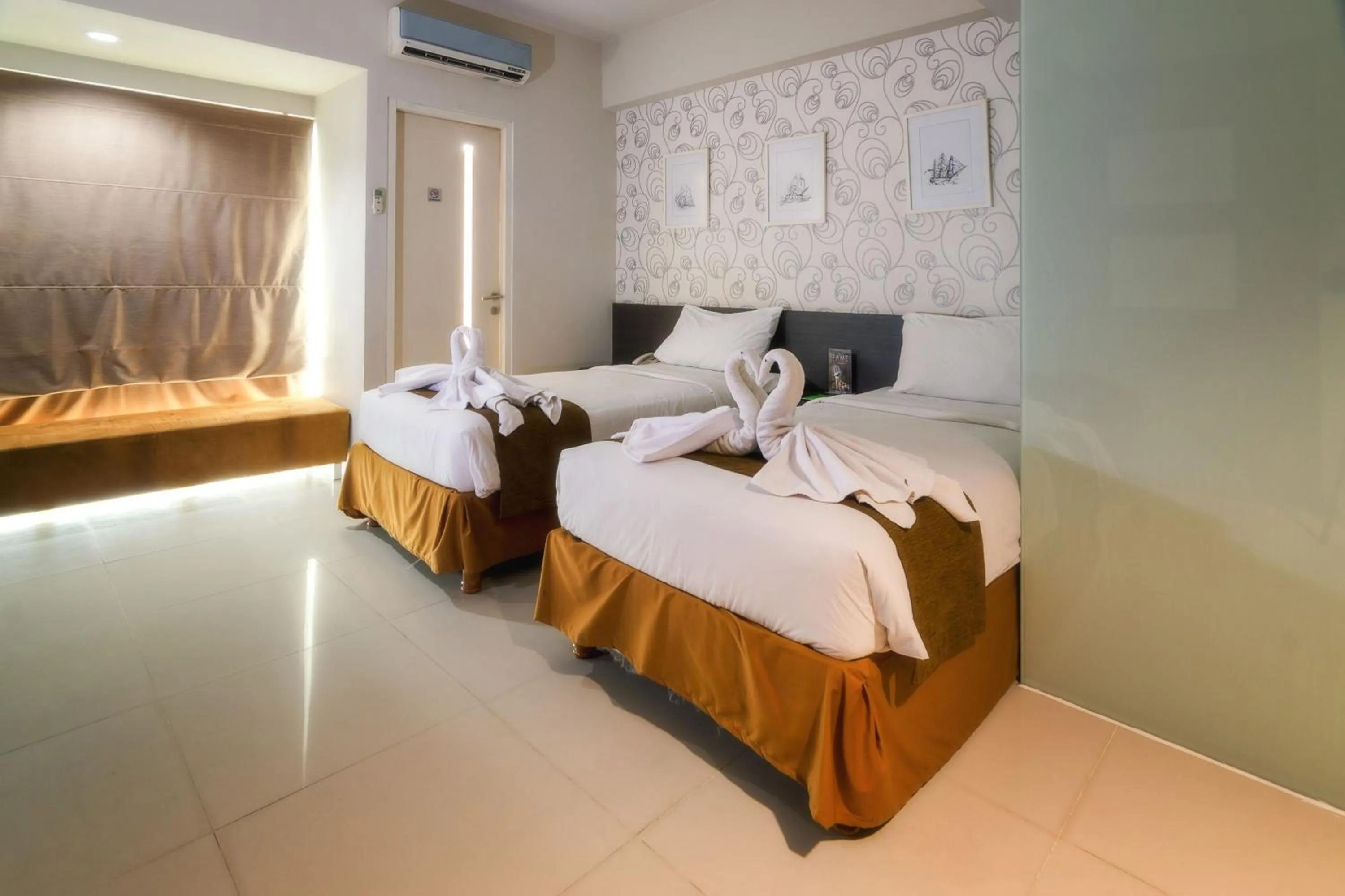 Deluxe Twin Room in The Square Surabaya Hotel