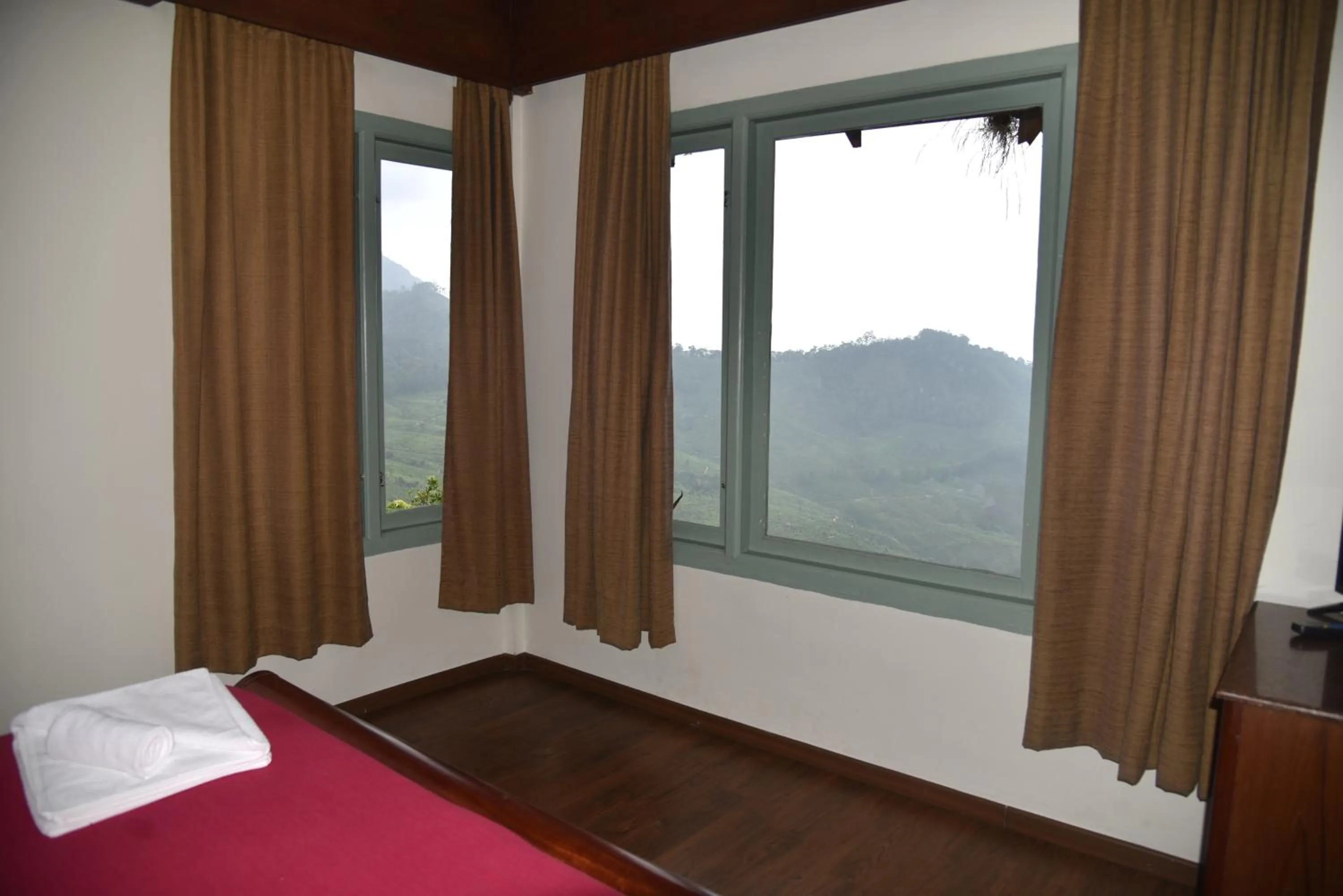 Mountain view, Bed in Blackberry Hills Munnar Nature Resort & Spa