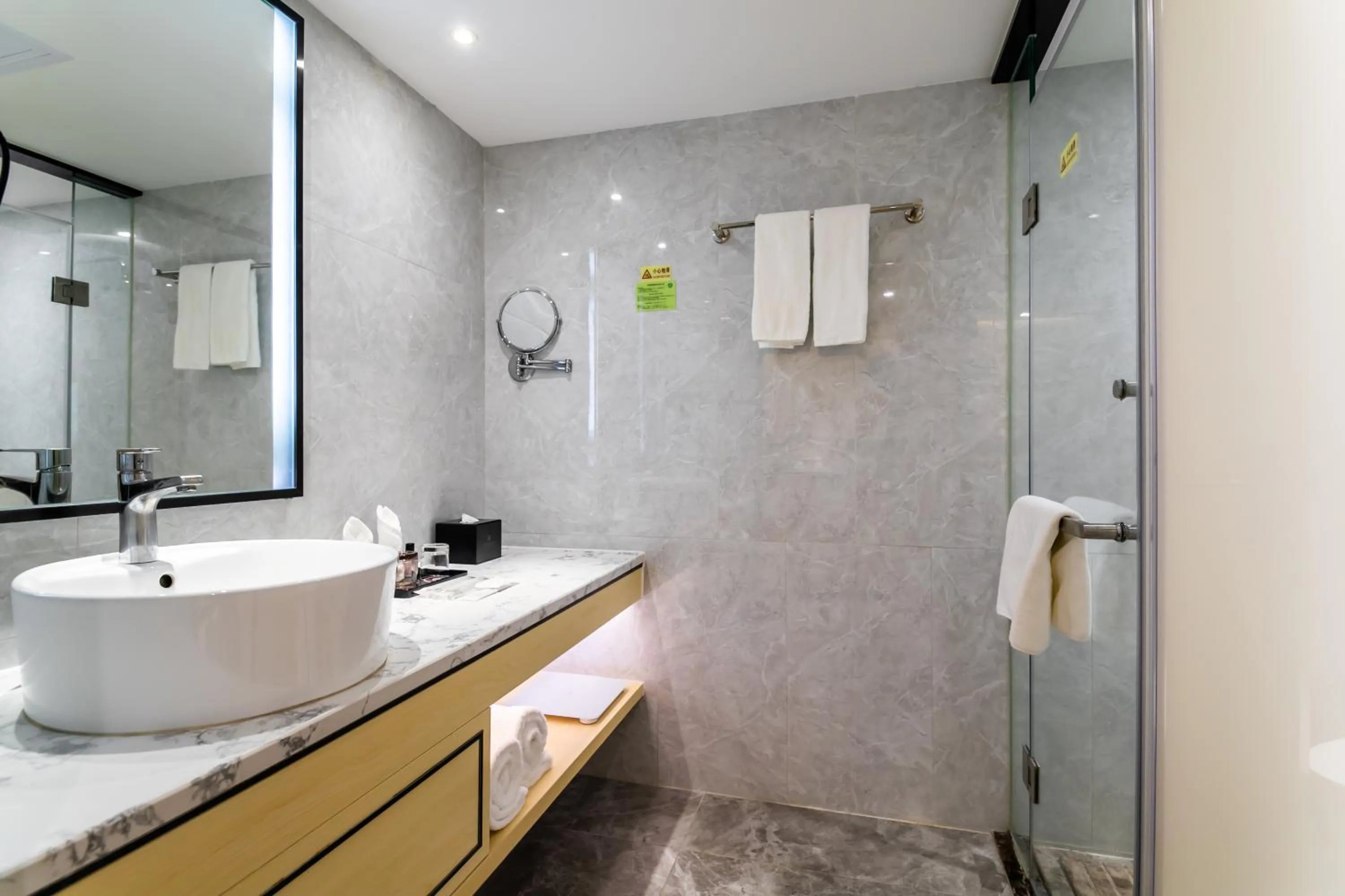 Toilet in Landmark International Hotel