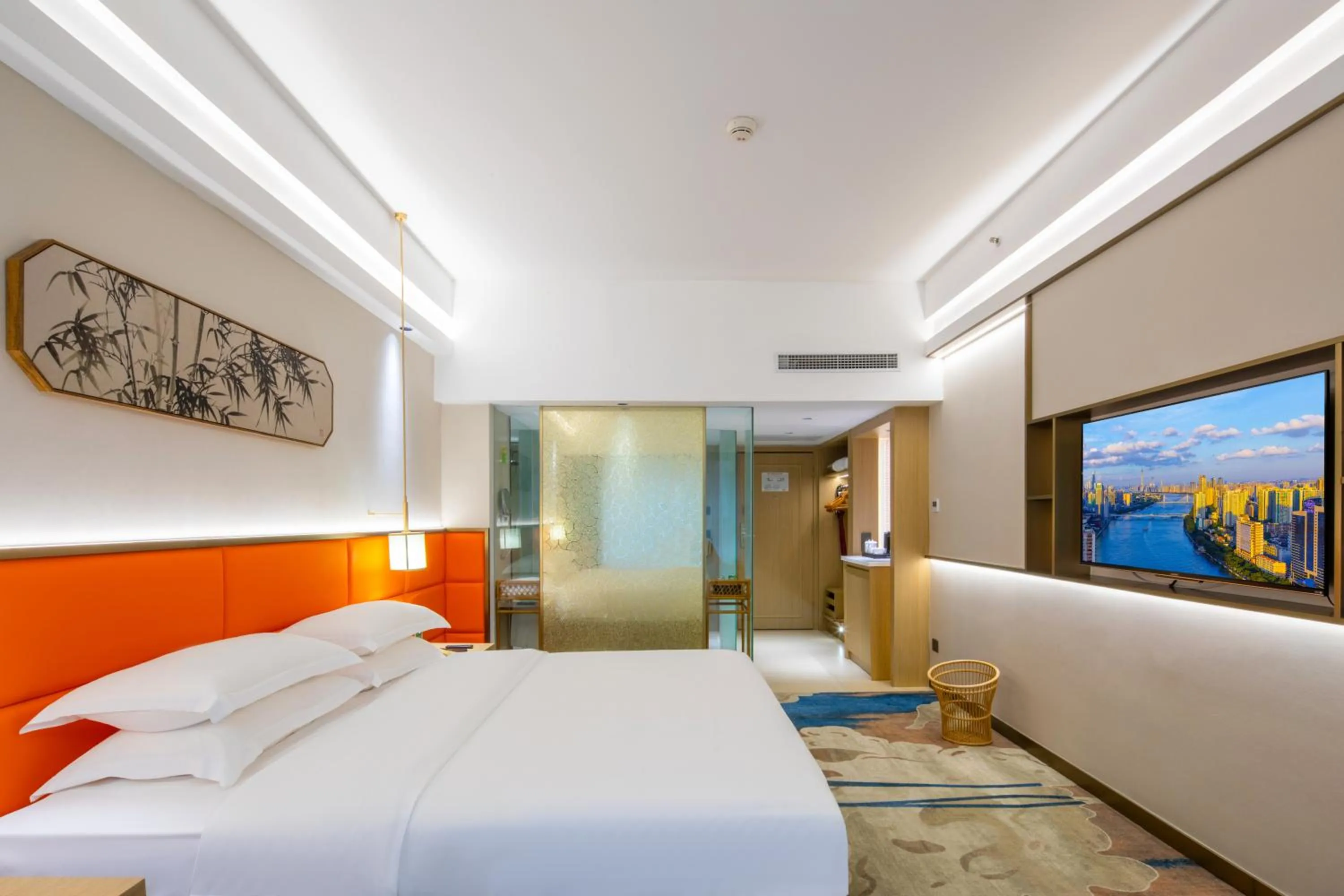 Photo of the whole room, Bed in Landmark International Hotel