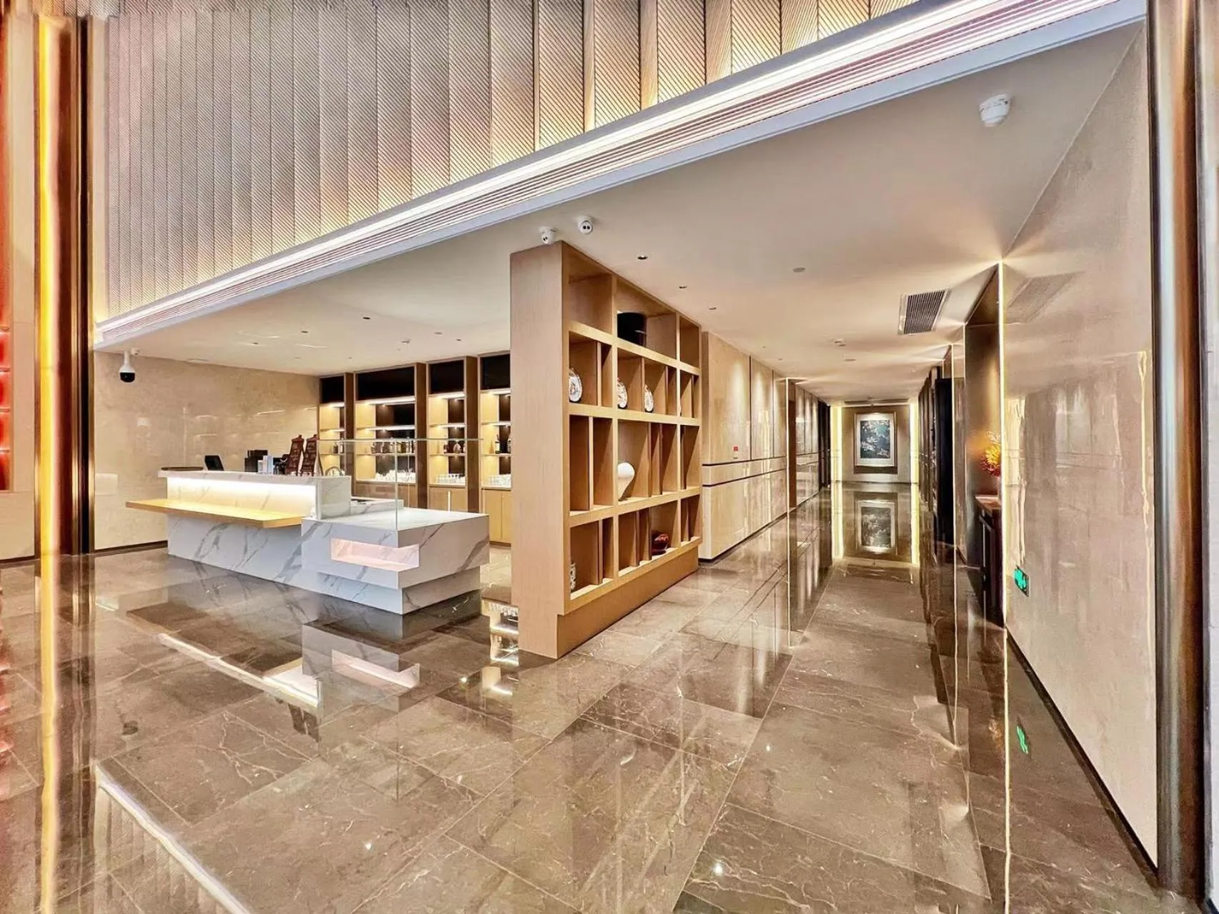 Restaurant/places to eat in Landmark International Hotel